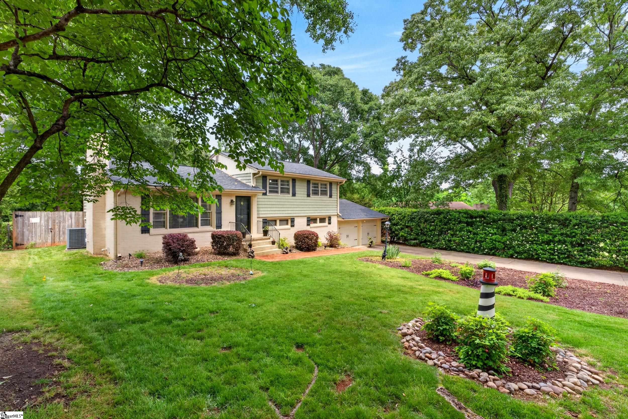 45 Ridgeway Drive Property Photo 3