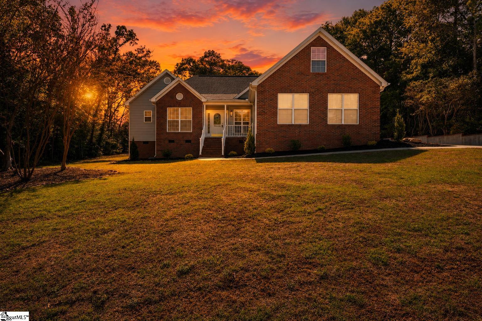 200 Holly Chase Drive Property Photo 2