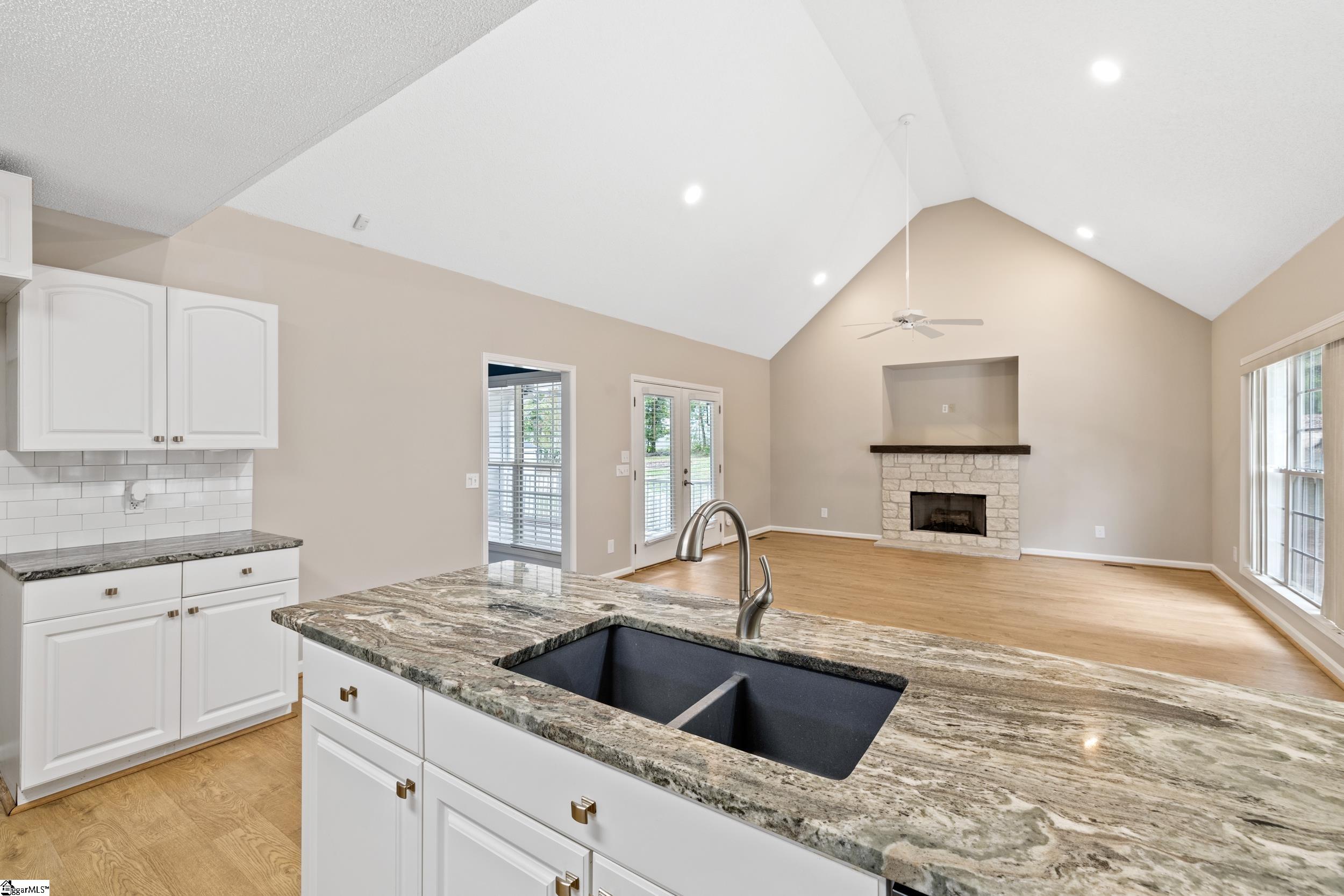 200 Holly Chase Drive Property Photo 10