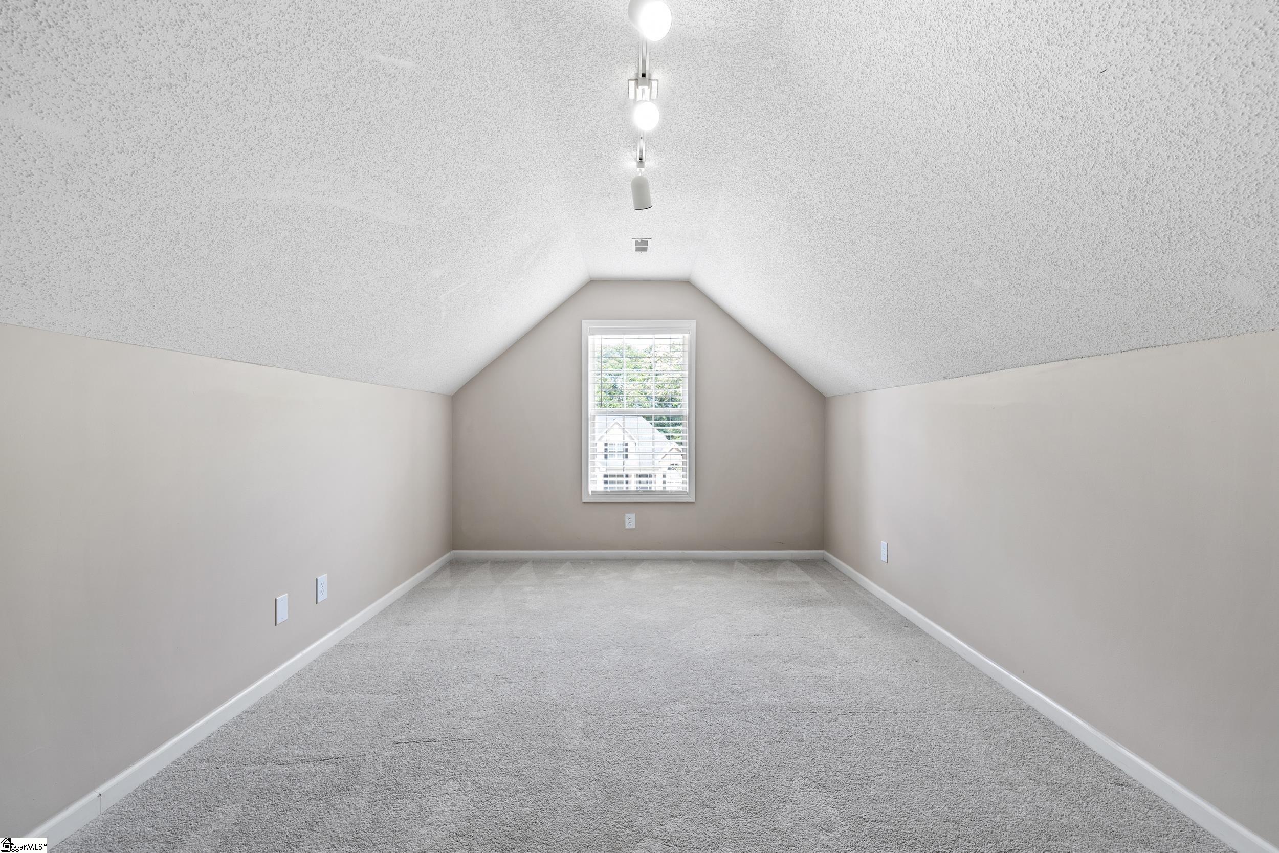 200 Holly Chase Drive Property Photo 37