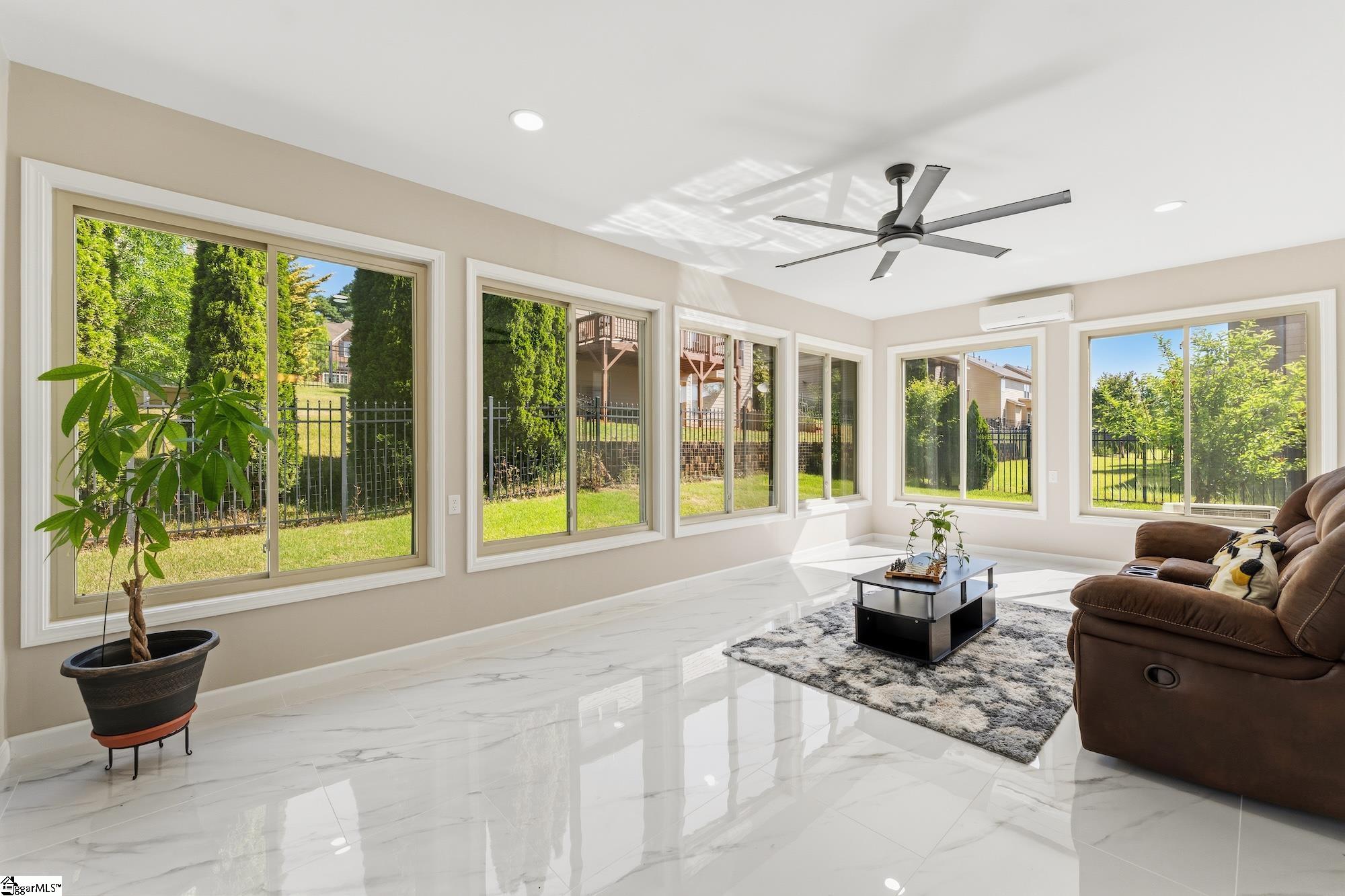 1590522 Property Photo 15