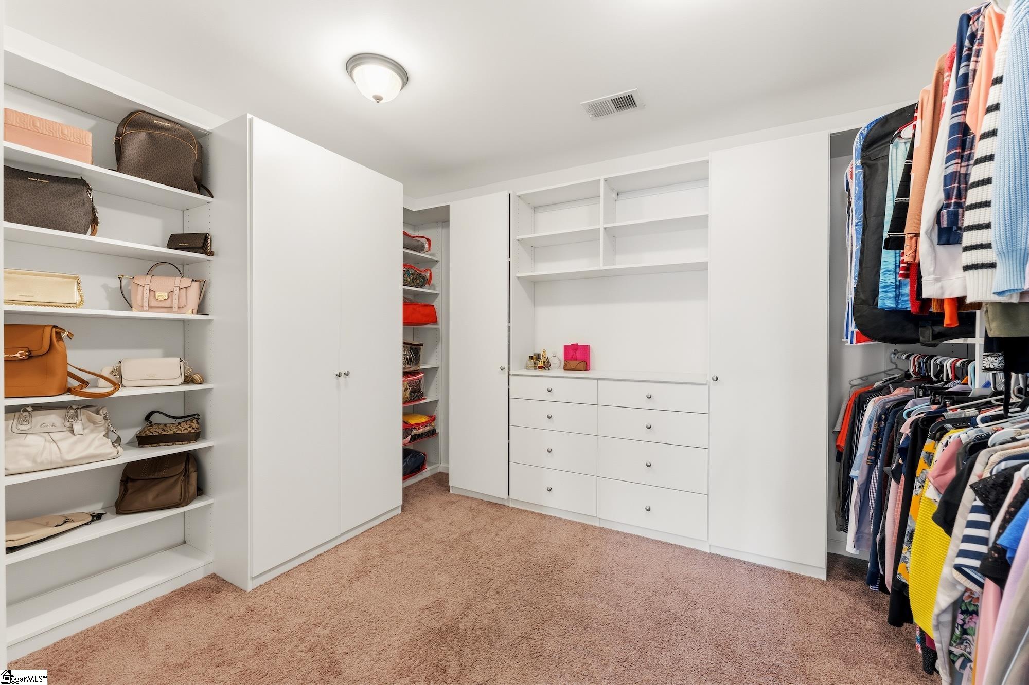 1590522 Property Photo 21