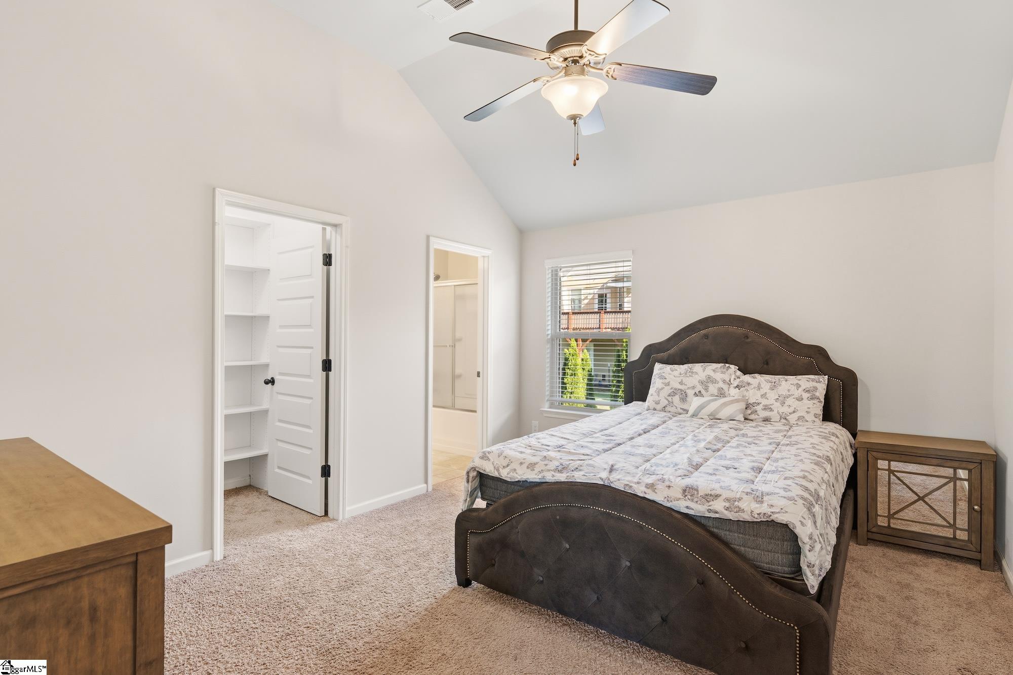 1590522 Property Photo 23