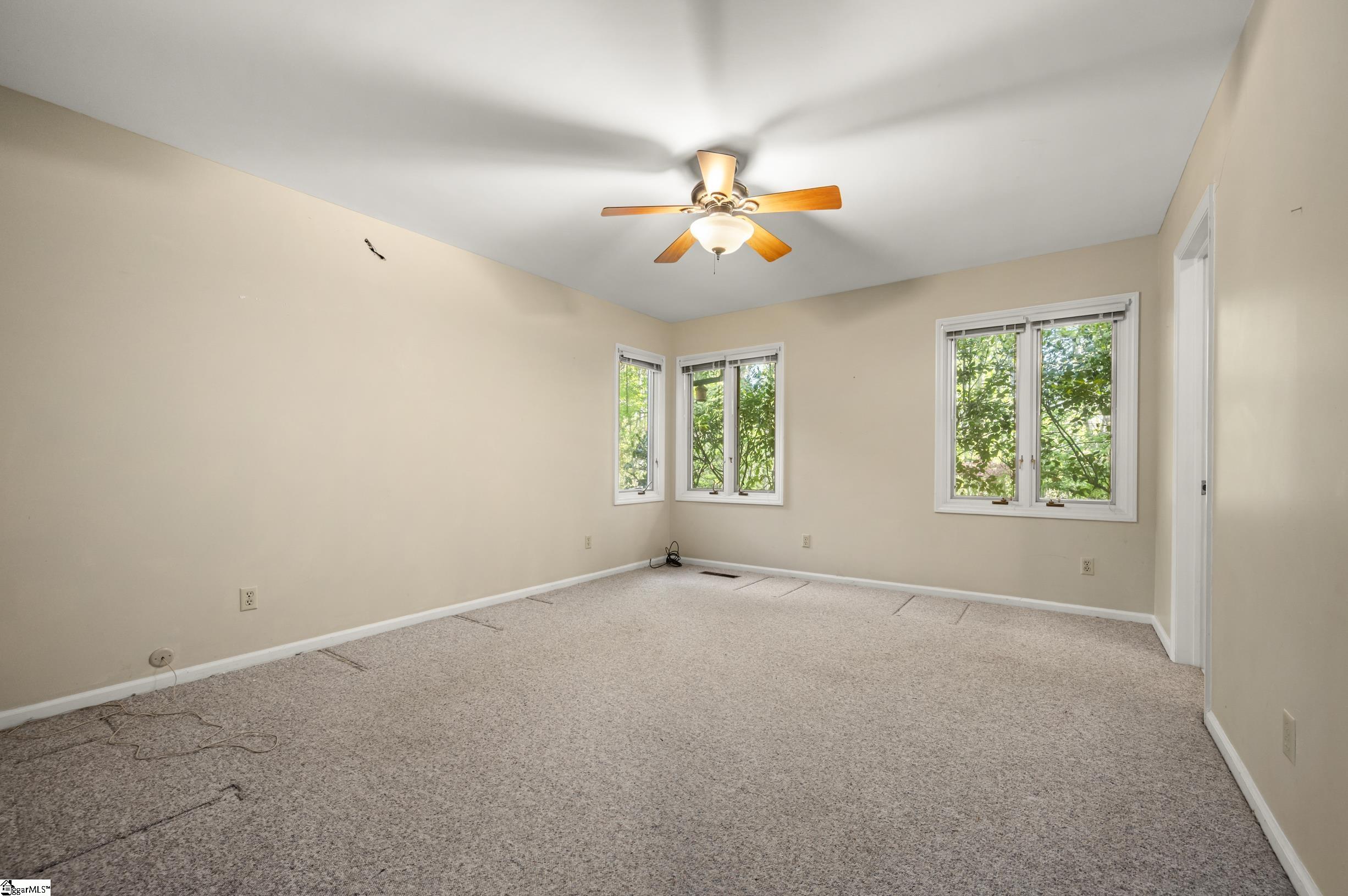 176 Fox Run Lane Property Photo 23