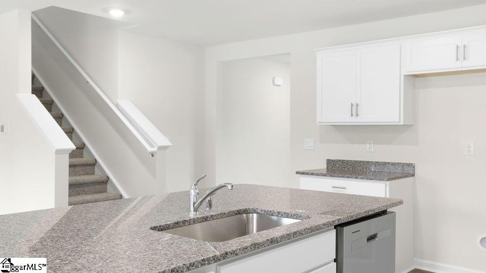 2122 Pierett Circle Property Photo 14
