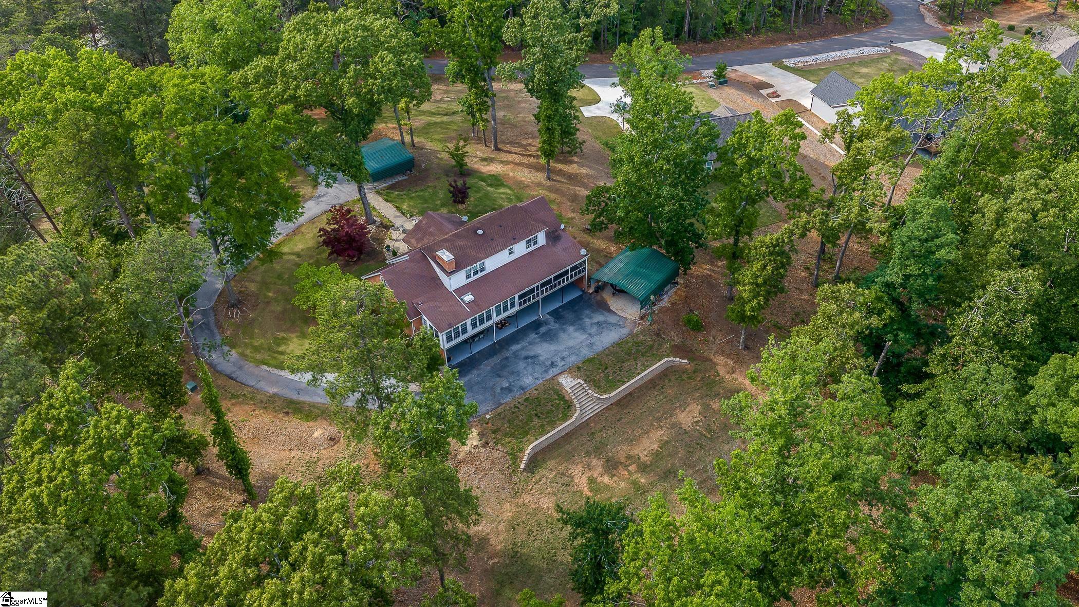 1590588 Property Photo 3