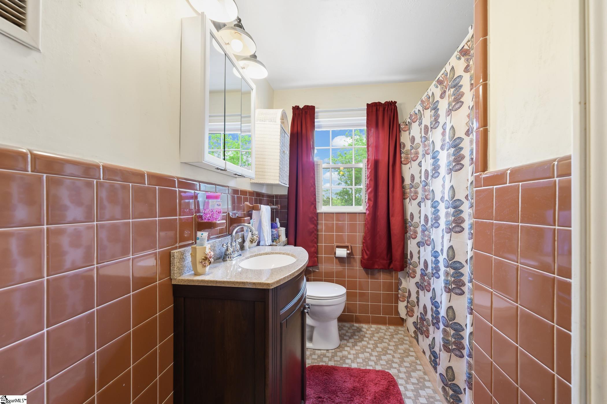 1590588 Property Photo 12