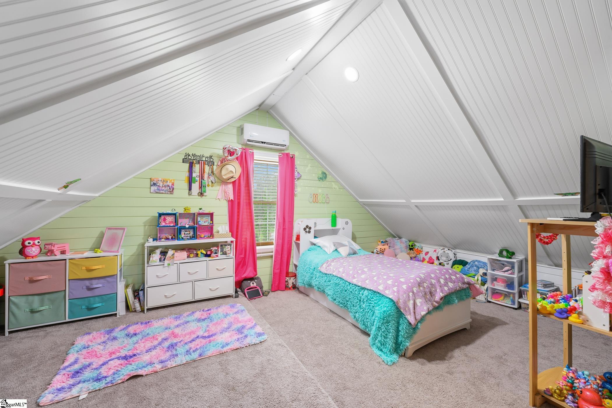 1590588 Property Photo 13