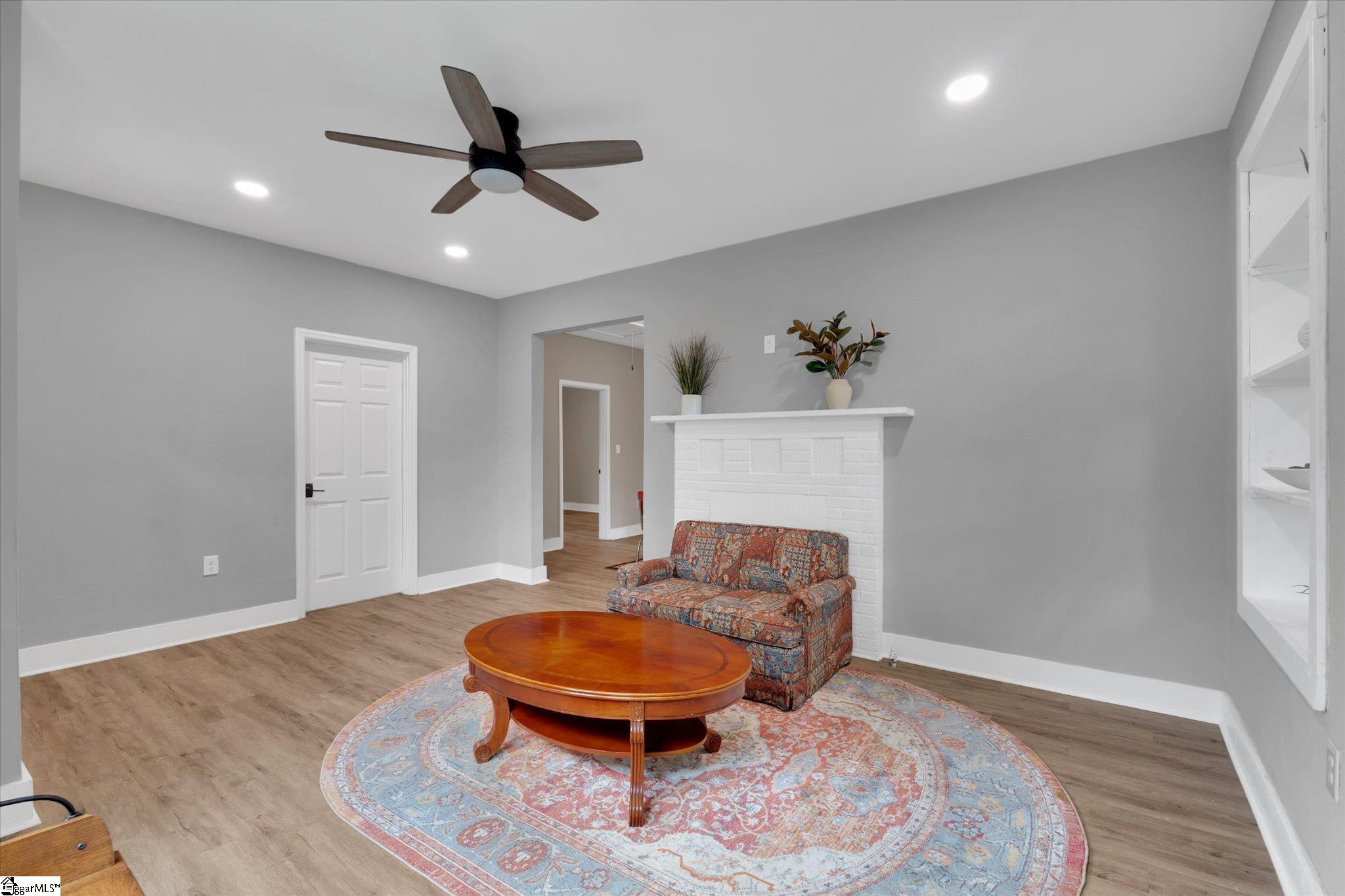 406 Cunningham Drive Property Photo 10