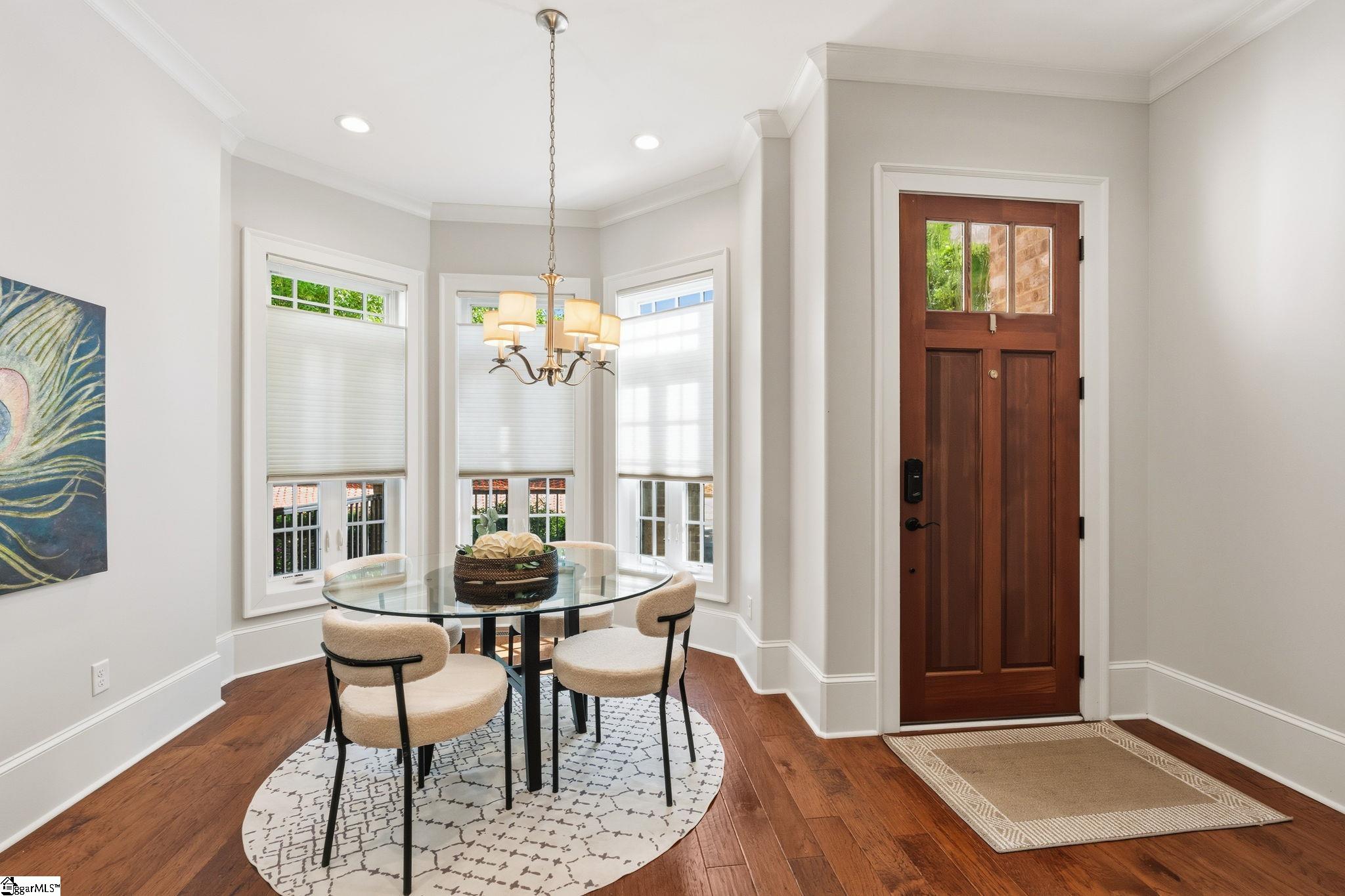 100 S Hudson Street Property Photo 3