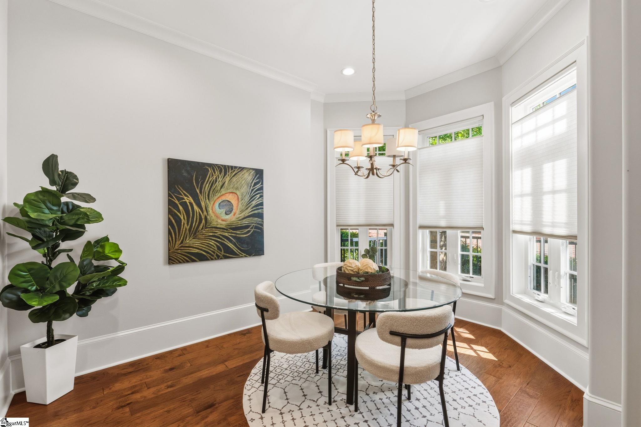 100 S Hudson Street Property Photo 4