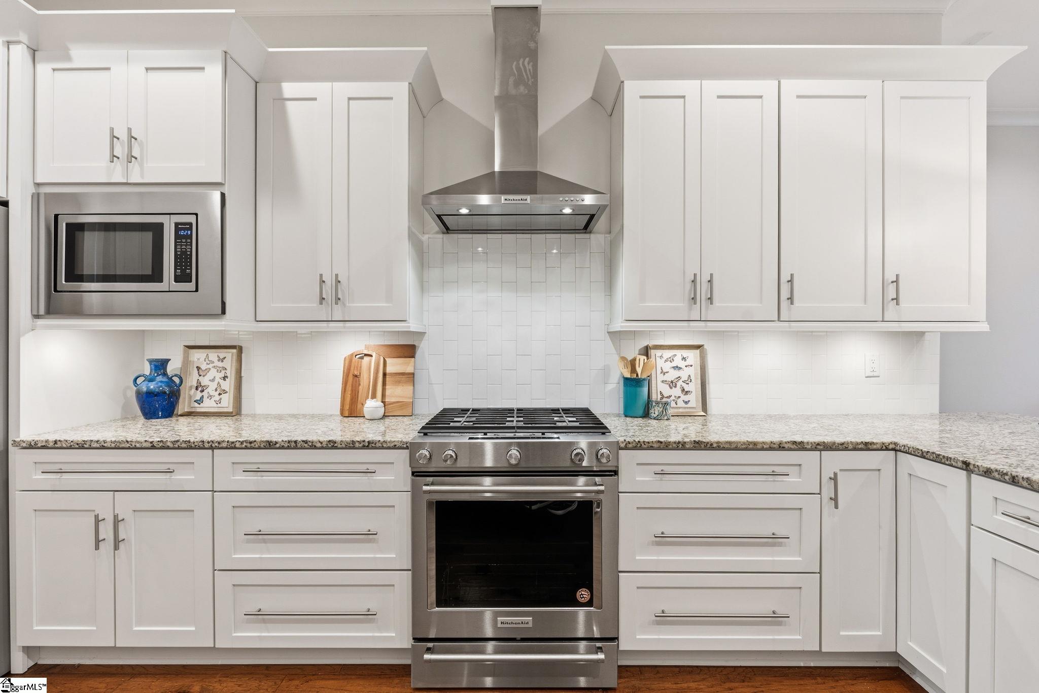 100 S Hudson Street Property Photo 8