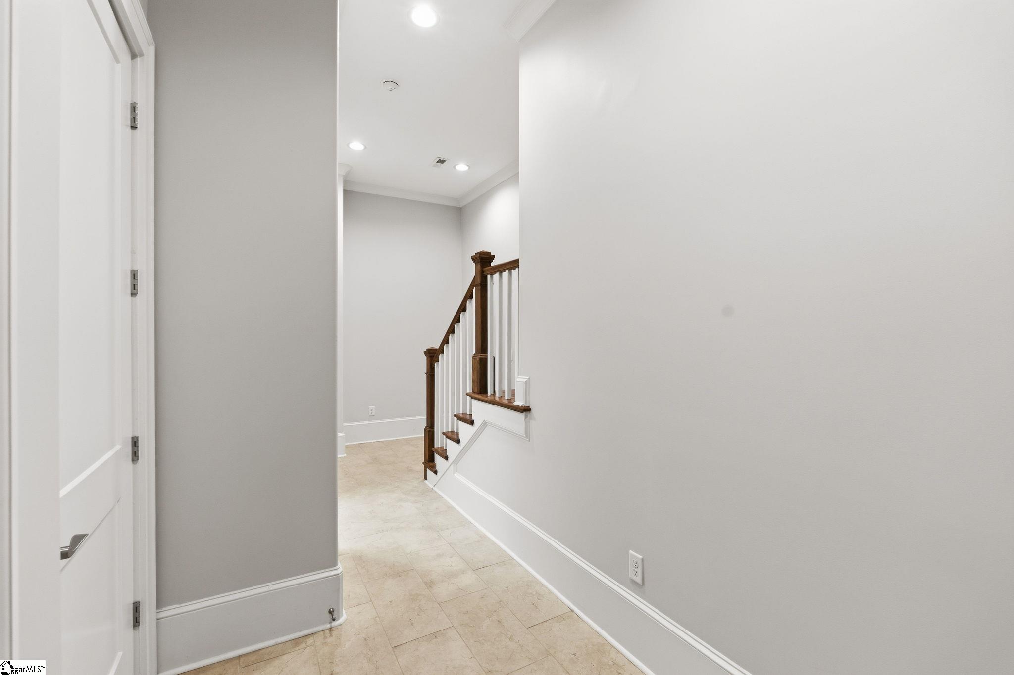 100 S Hudson Street Property Photo 20