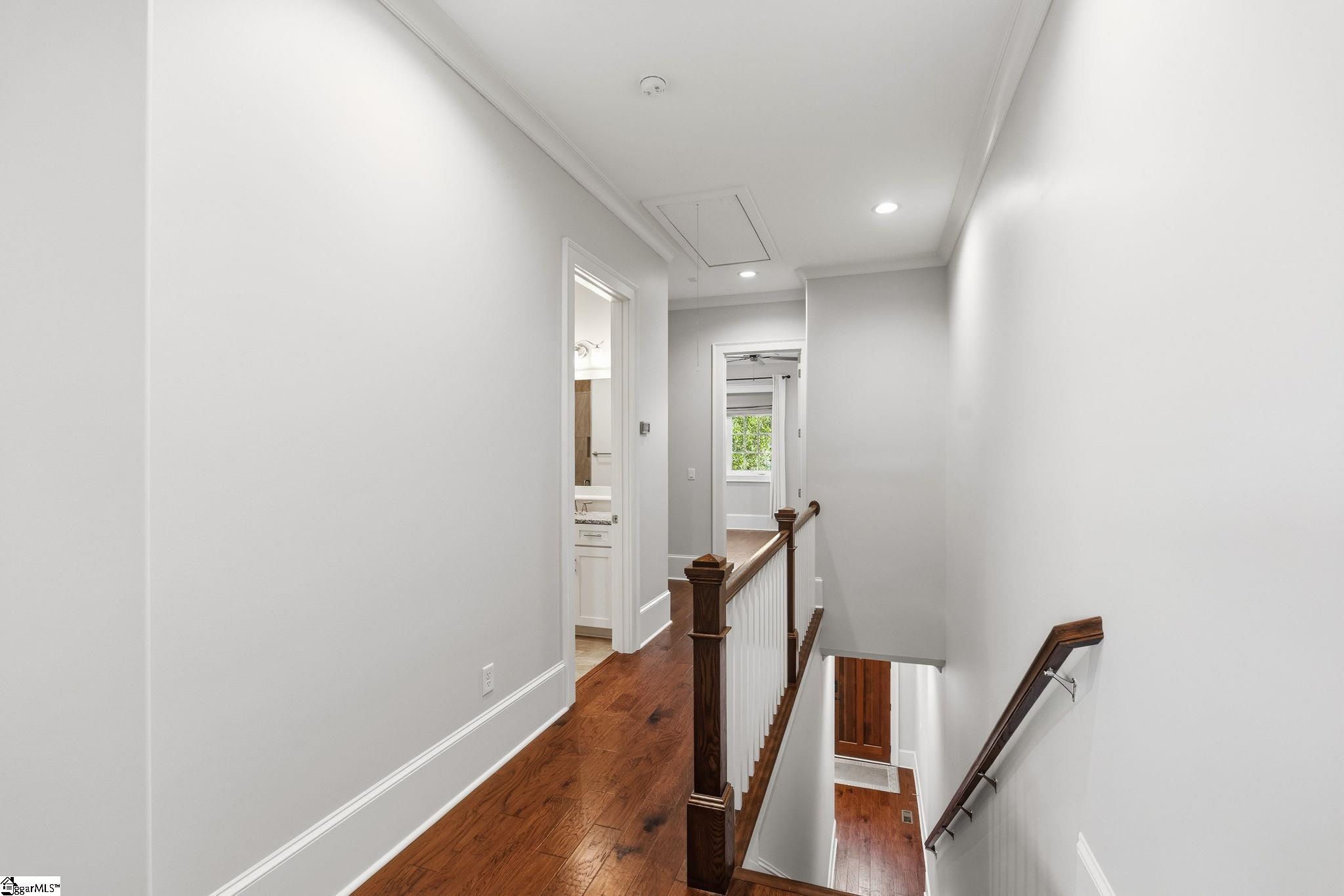 100 S Hudson Street Property Photo 21