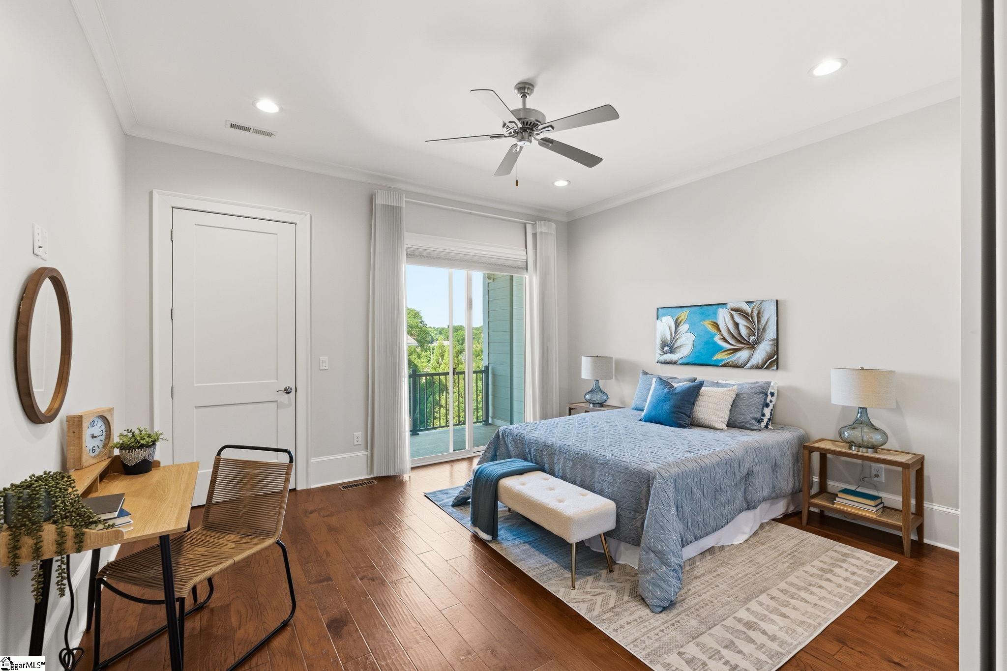 100 S Hudson Street Property Photo 22