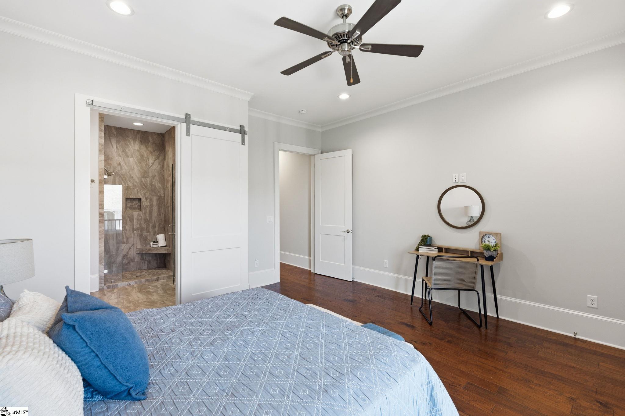 100 S Hudson Street Property Photo 23