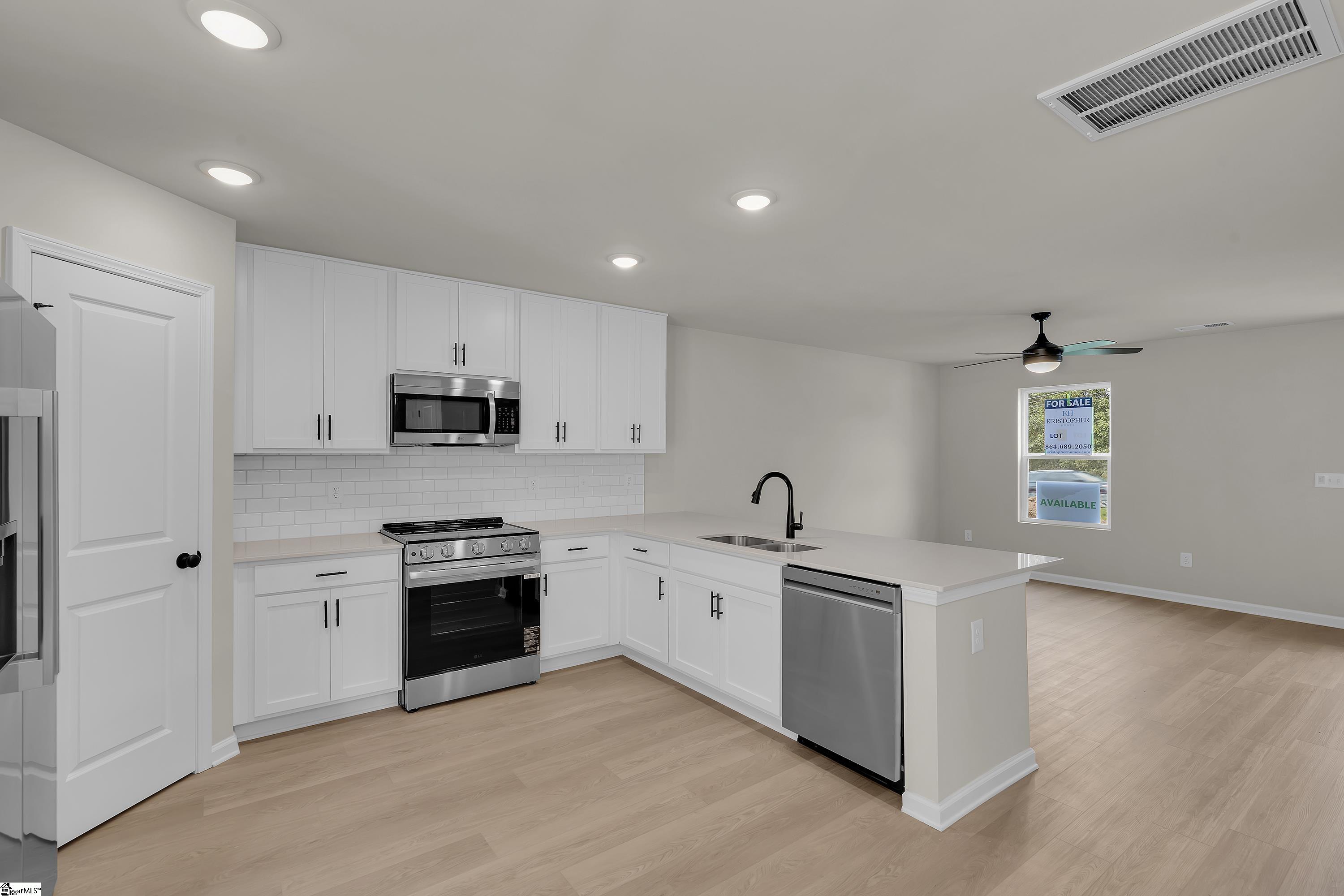 1295 N Highway 101 Property Photo 6