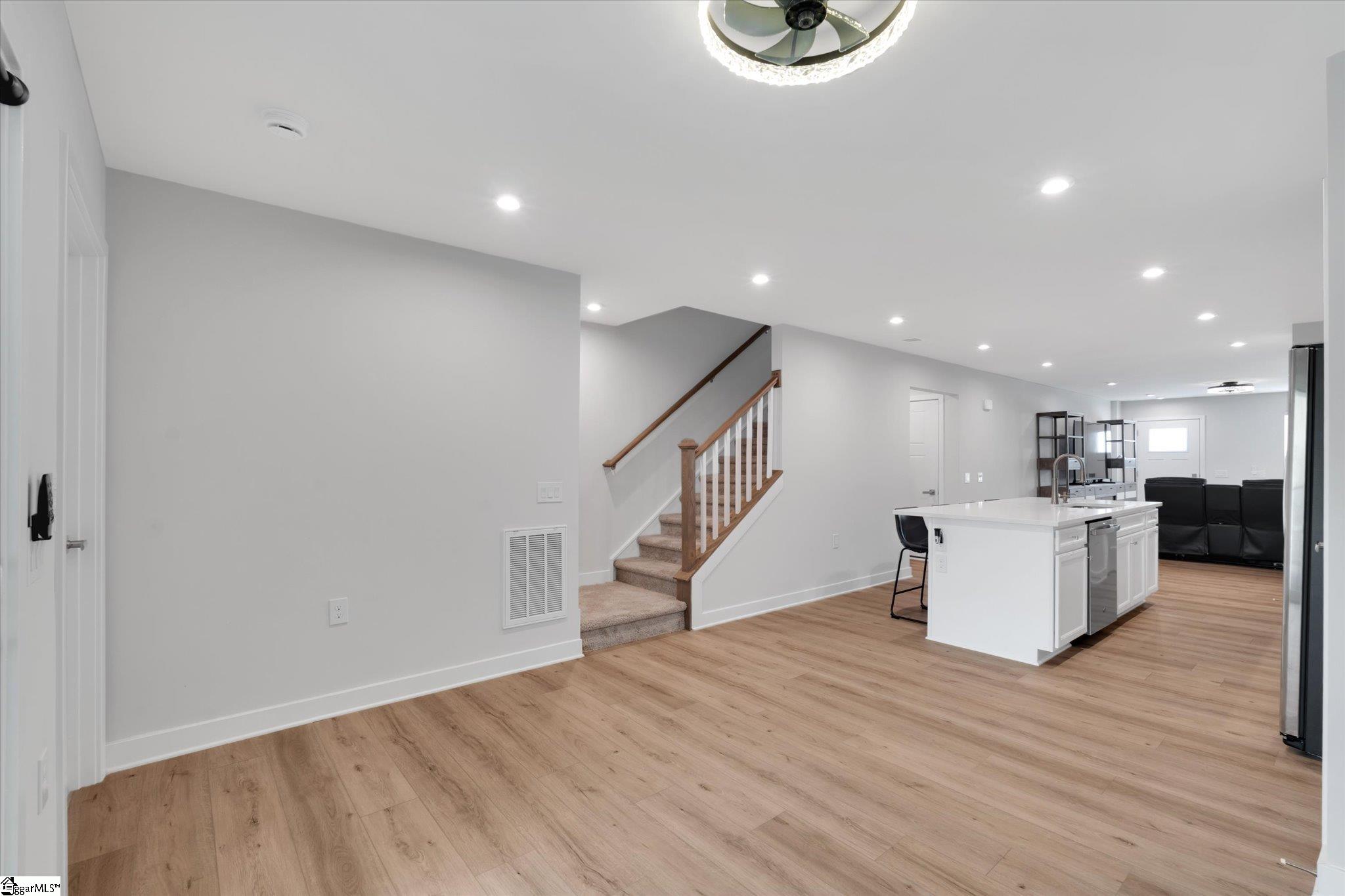 1590676 Property Photo 13