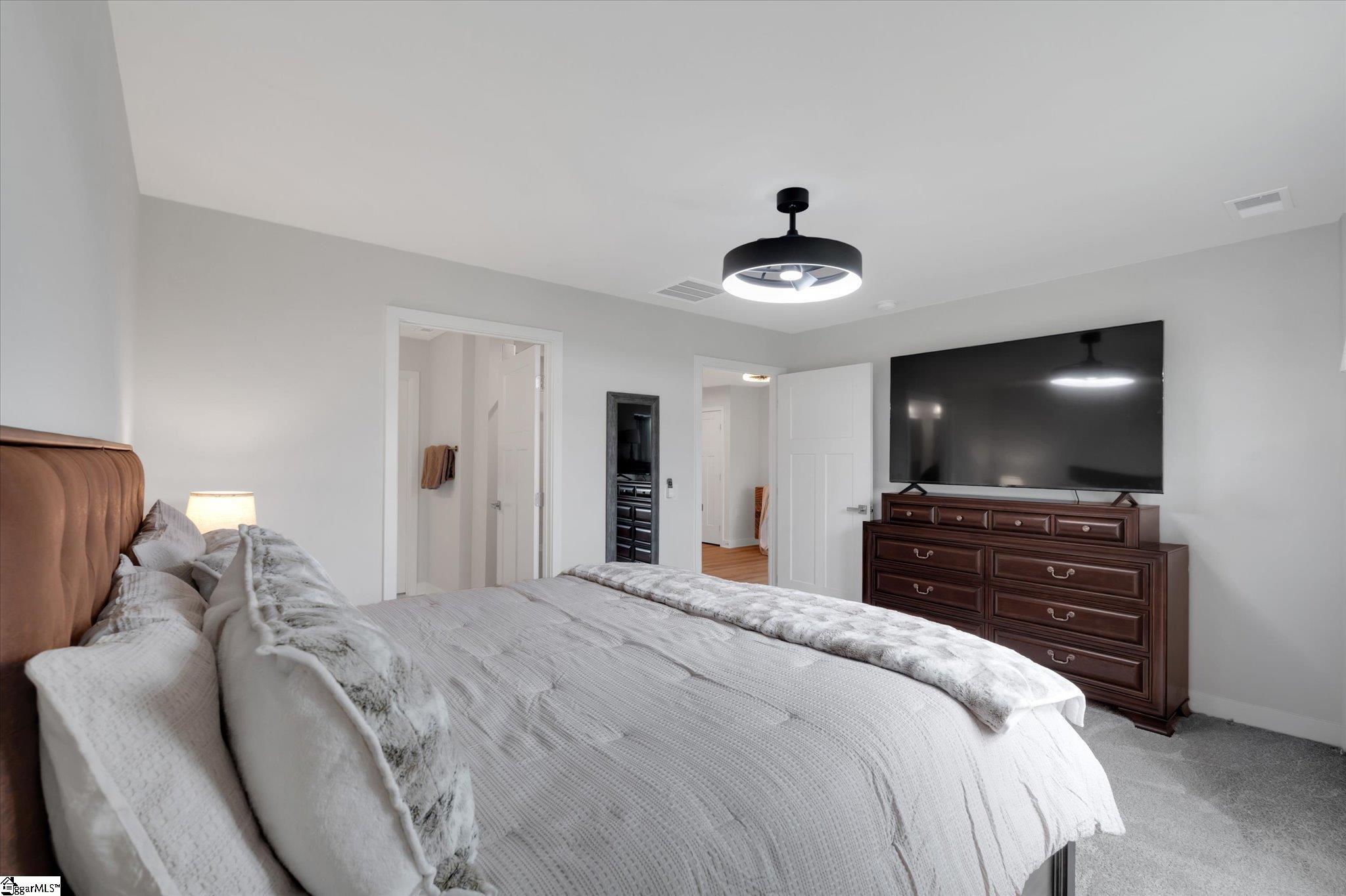 1590676 Property Photo 17