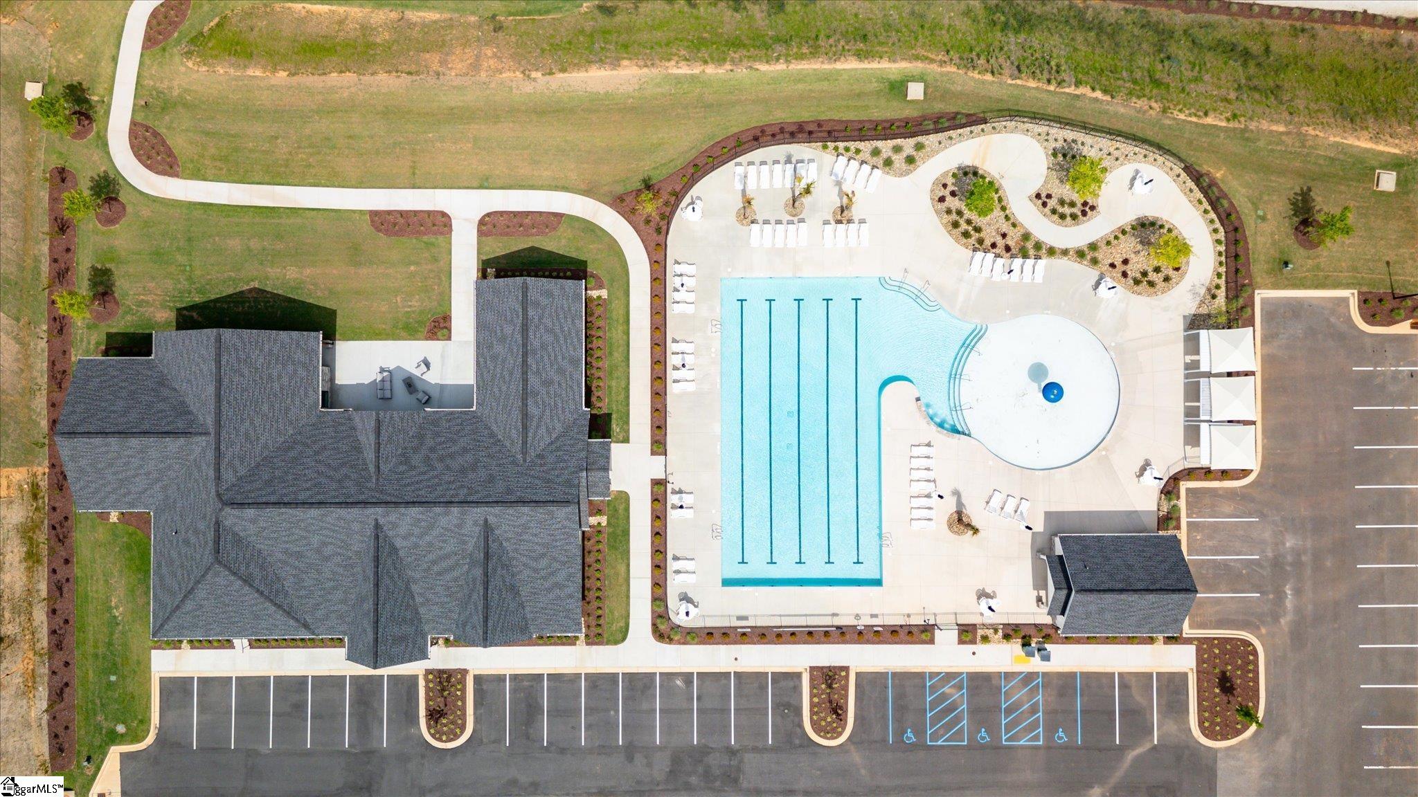 1590676 Property Photo 44