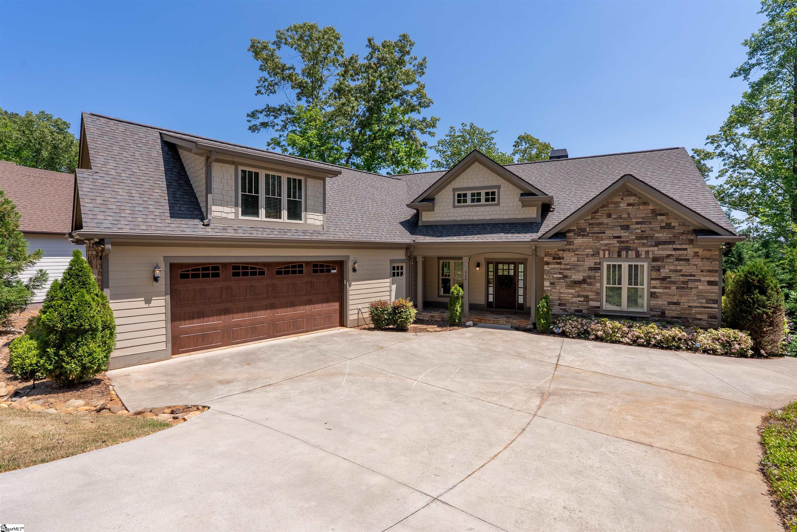 1590689 Property Photo 4