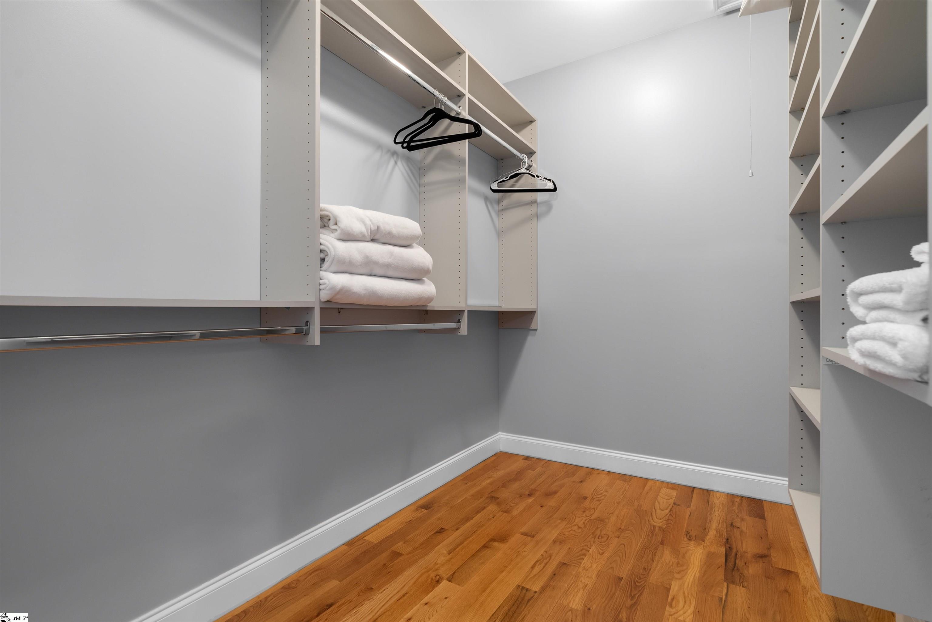 1590689 Property Photo 24