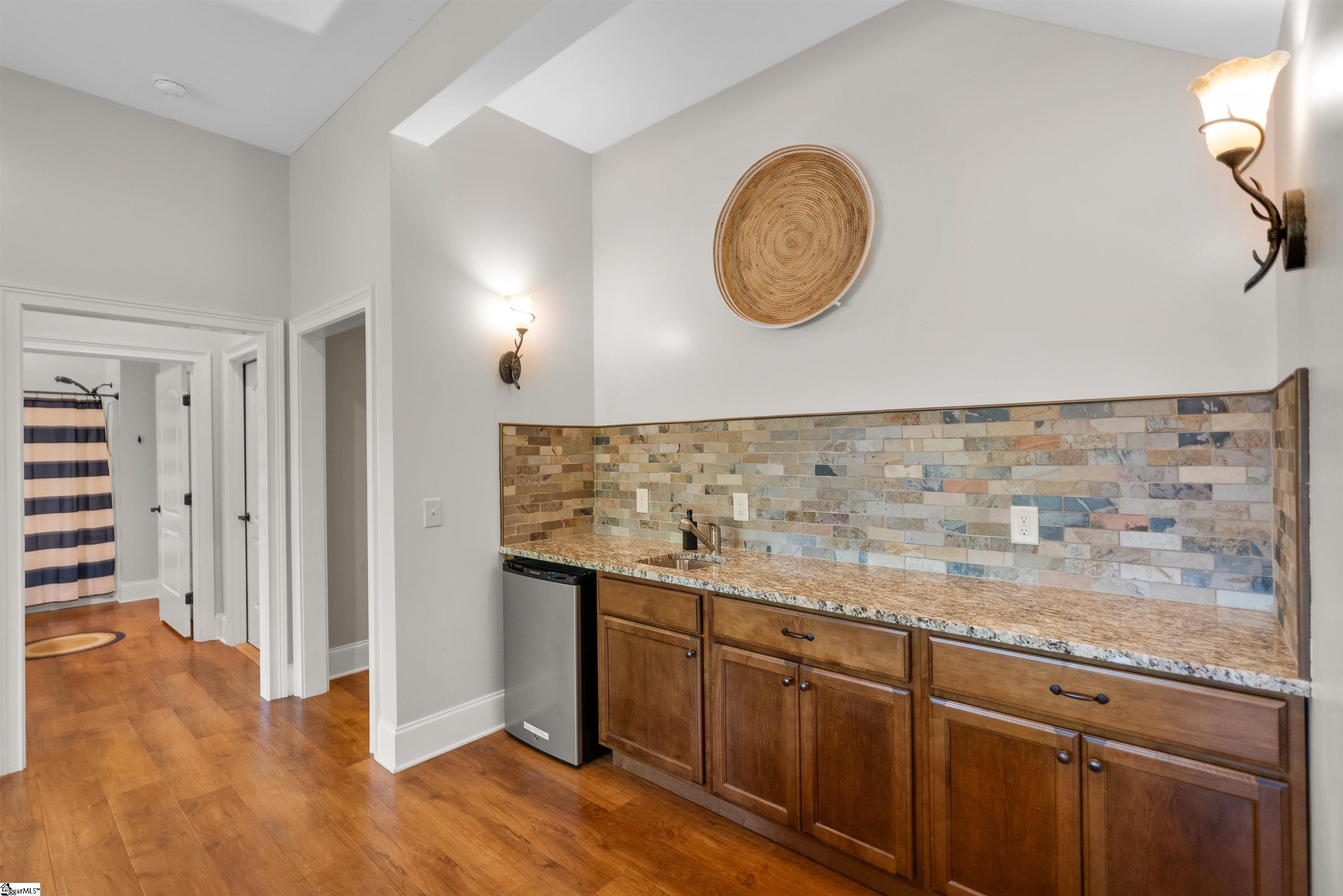 1590689 Property Photo 37