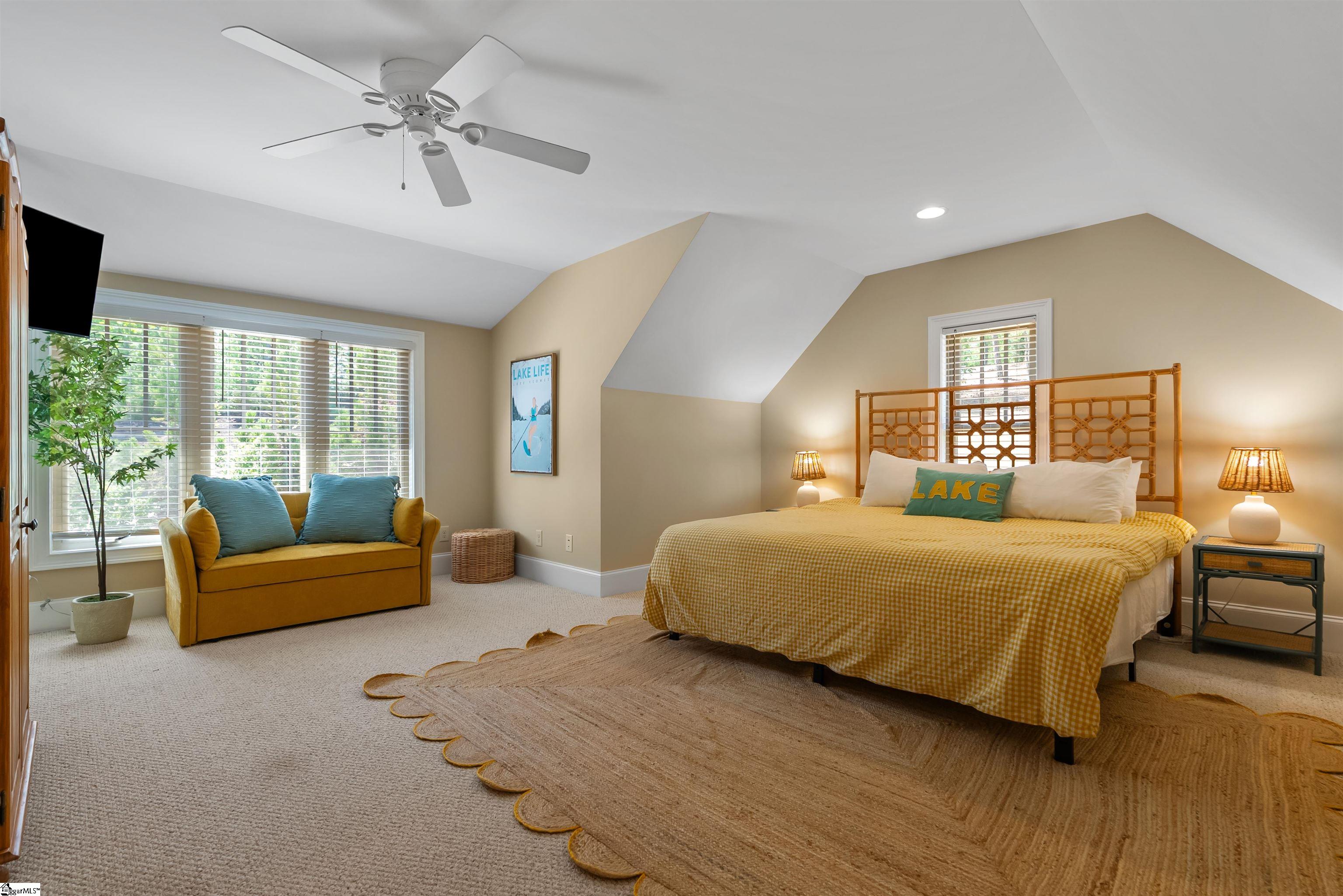 1590689 Property Photo 44