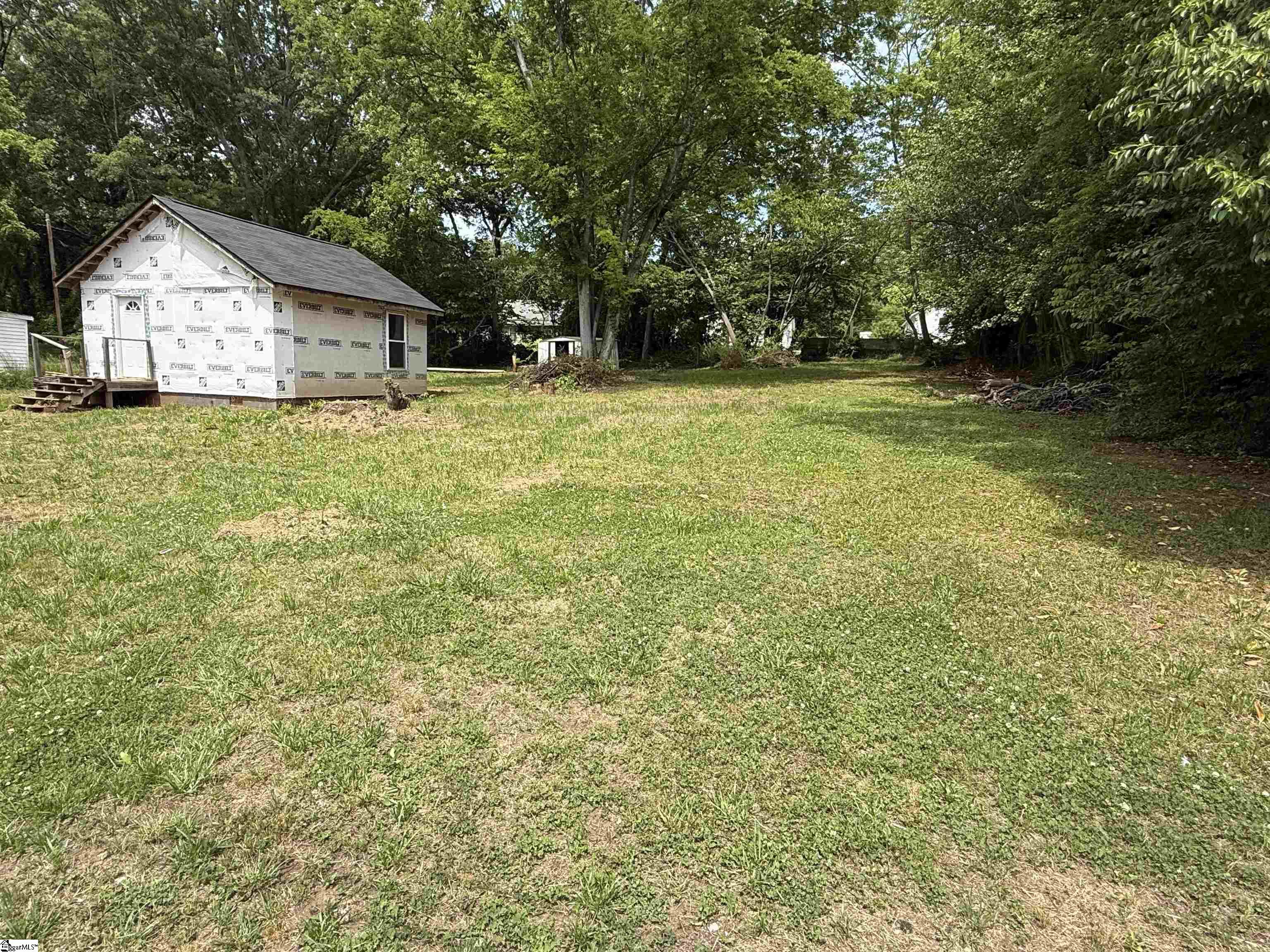 318 Cora Street Property Photo 4
