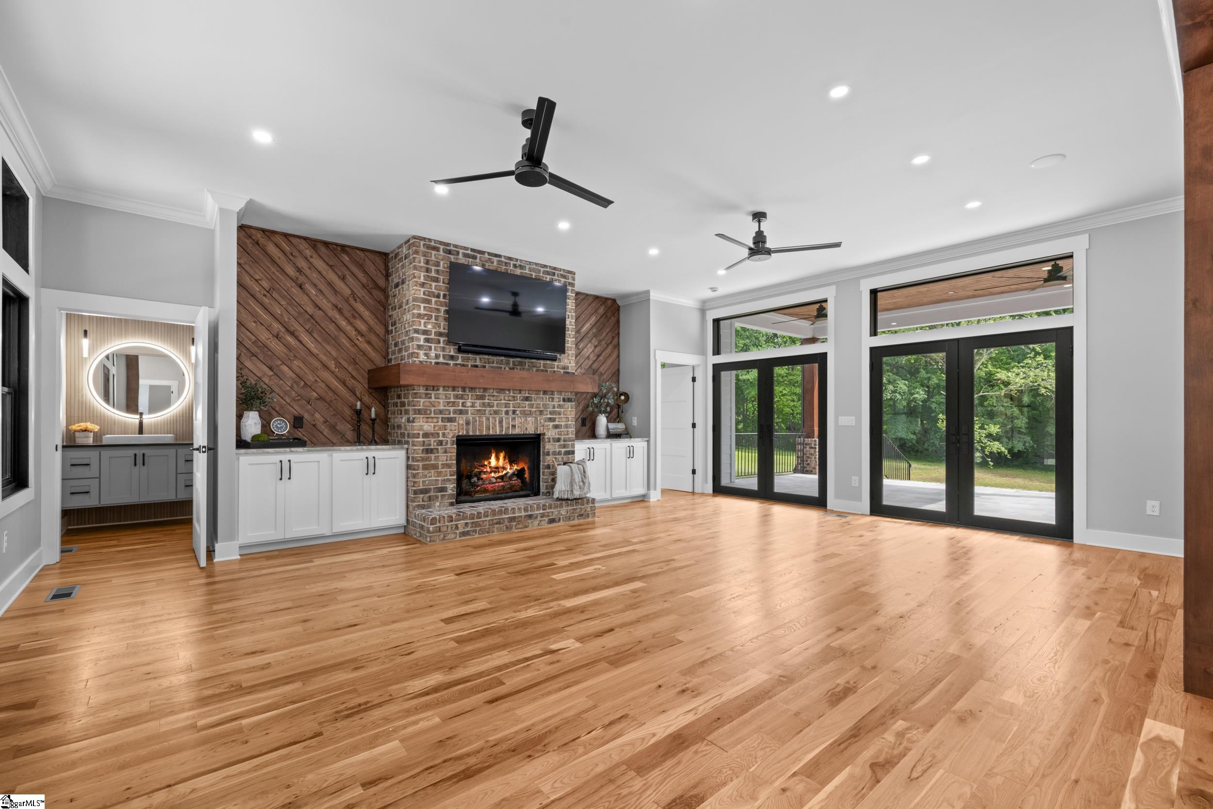 1029 Berkeley Drive Property Photo 3