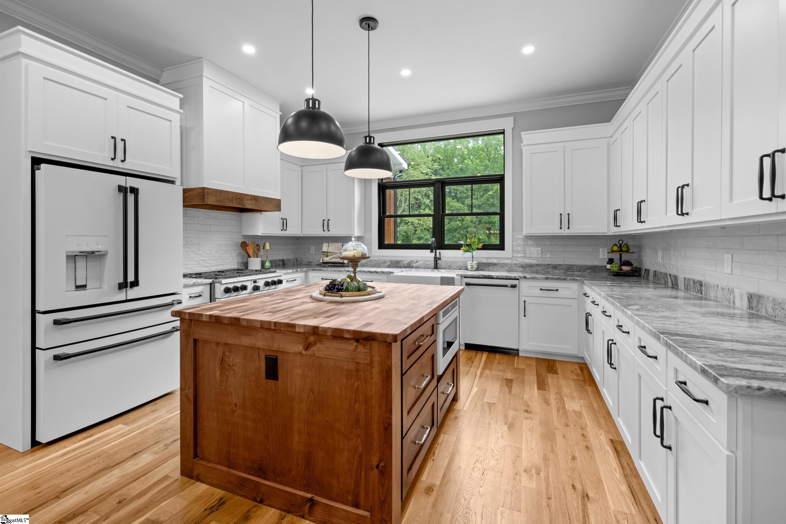 1029 Berkeley Drive Property Photo 11