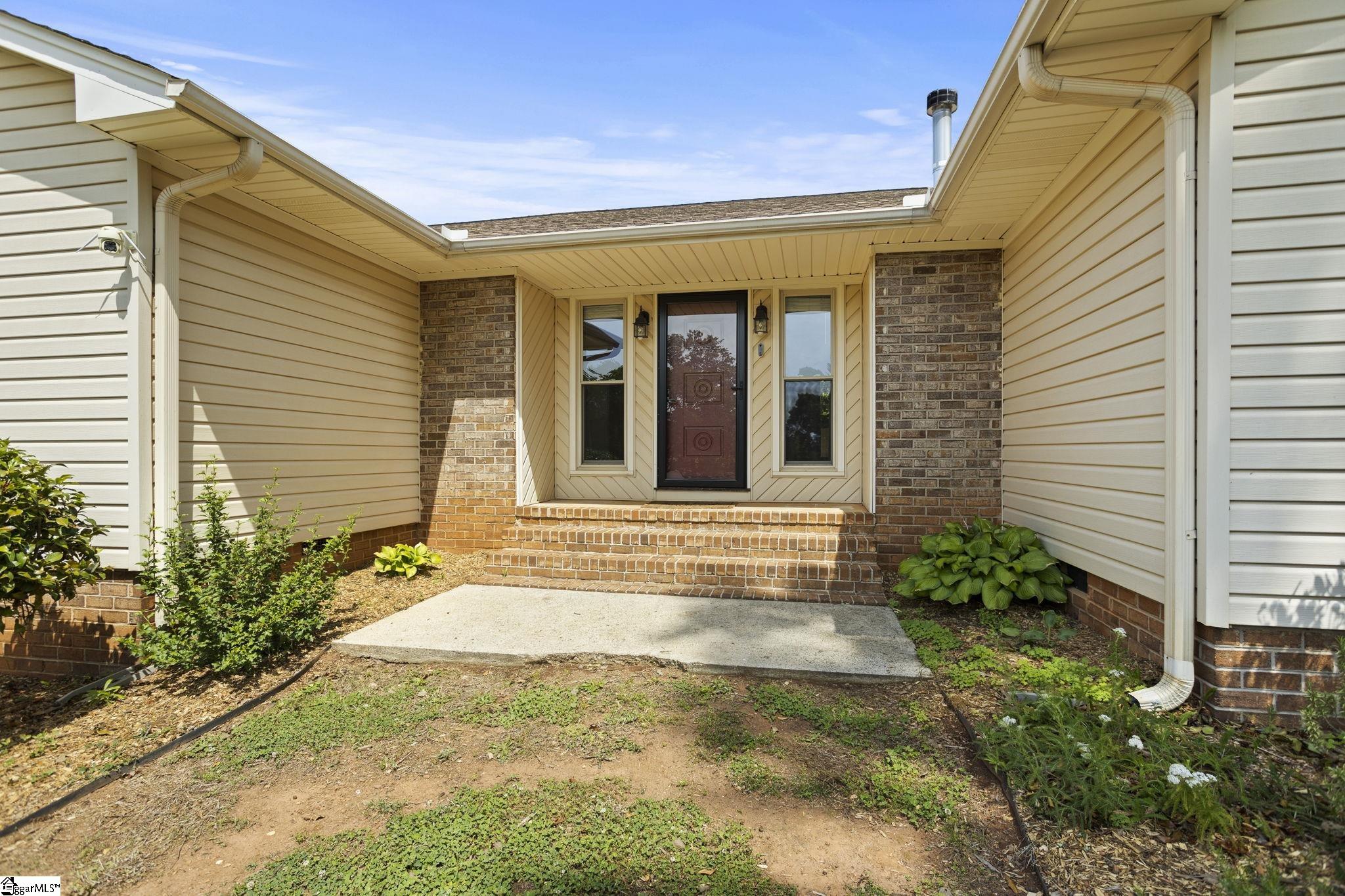 1011 Sierra Drive Property Photo 7
