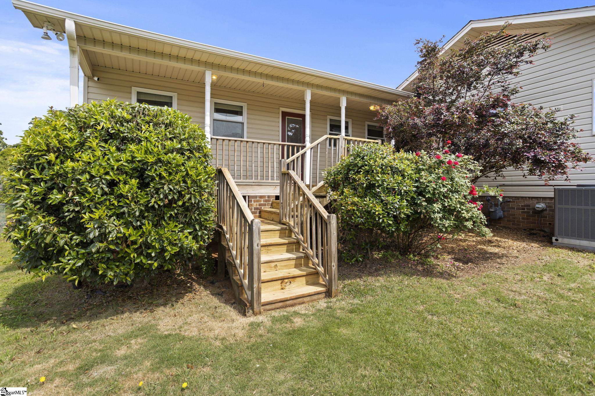 1011 Sierra Drive Property Photo 10