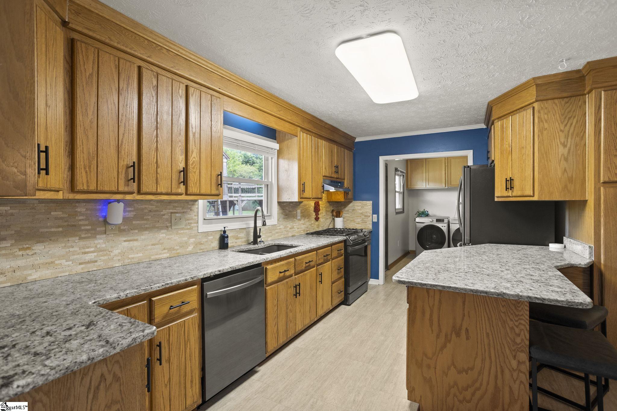 1011 Sierra Drive Property Photo 19