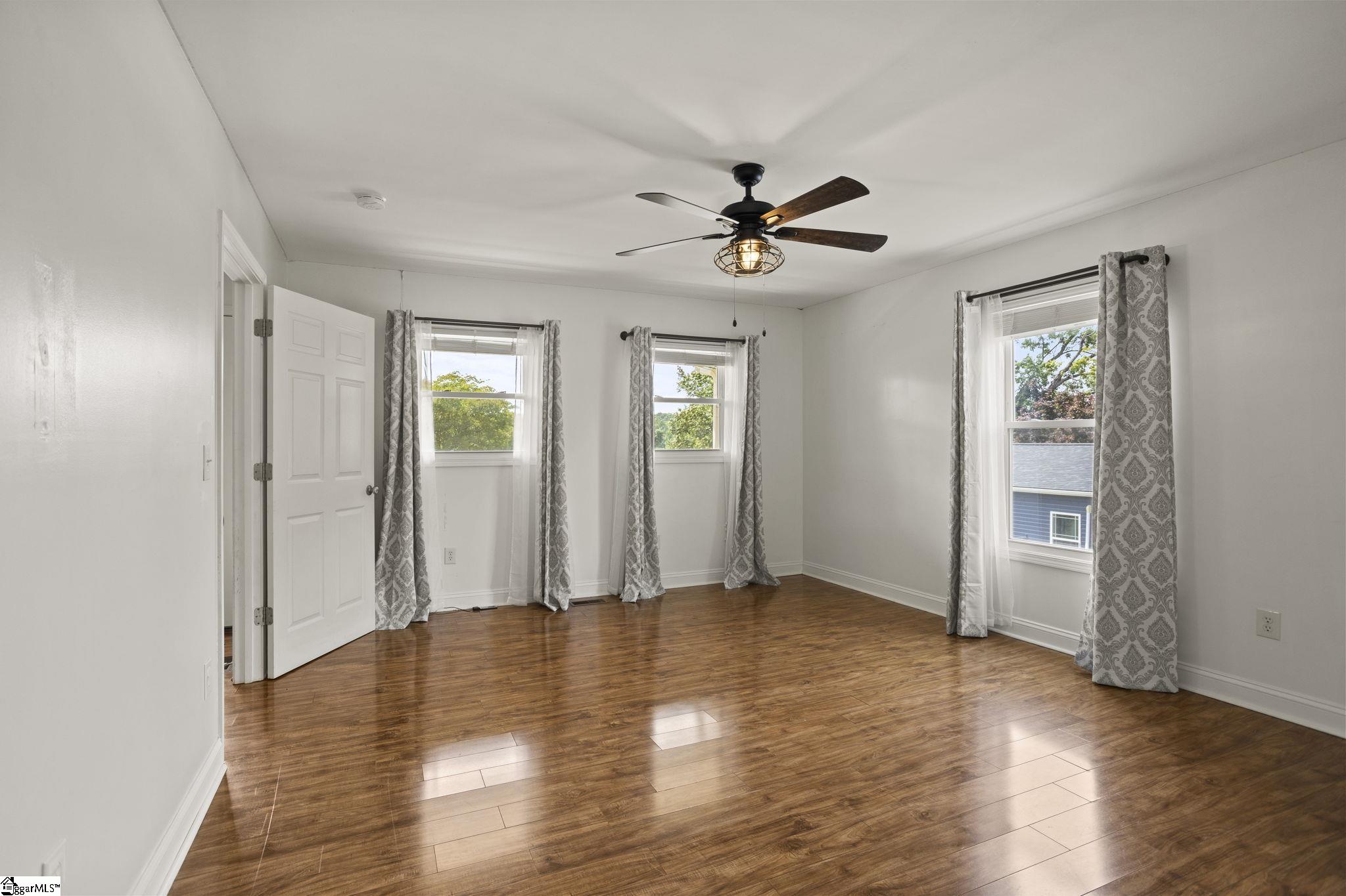 1011 Sierra Drive Property Photo 34