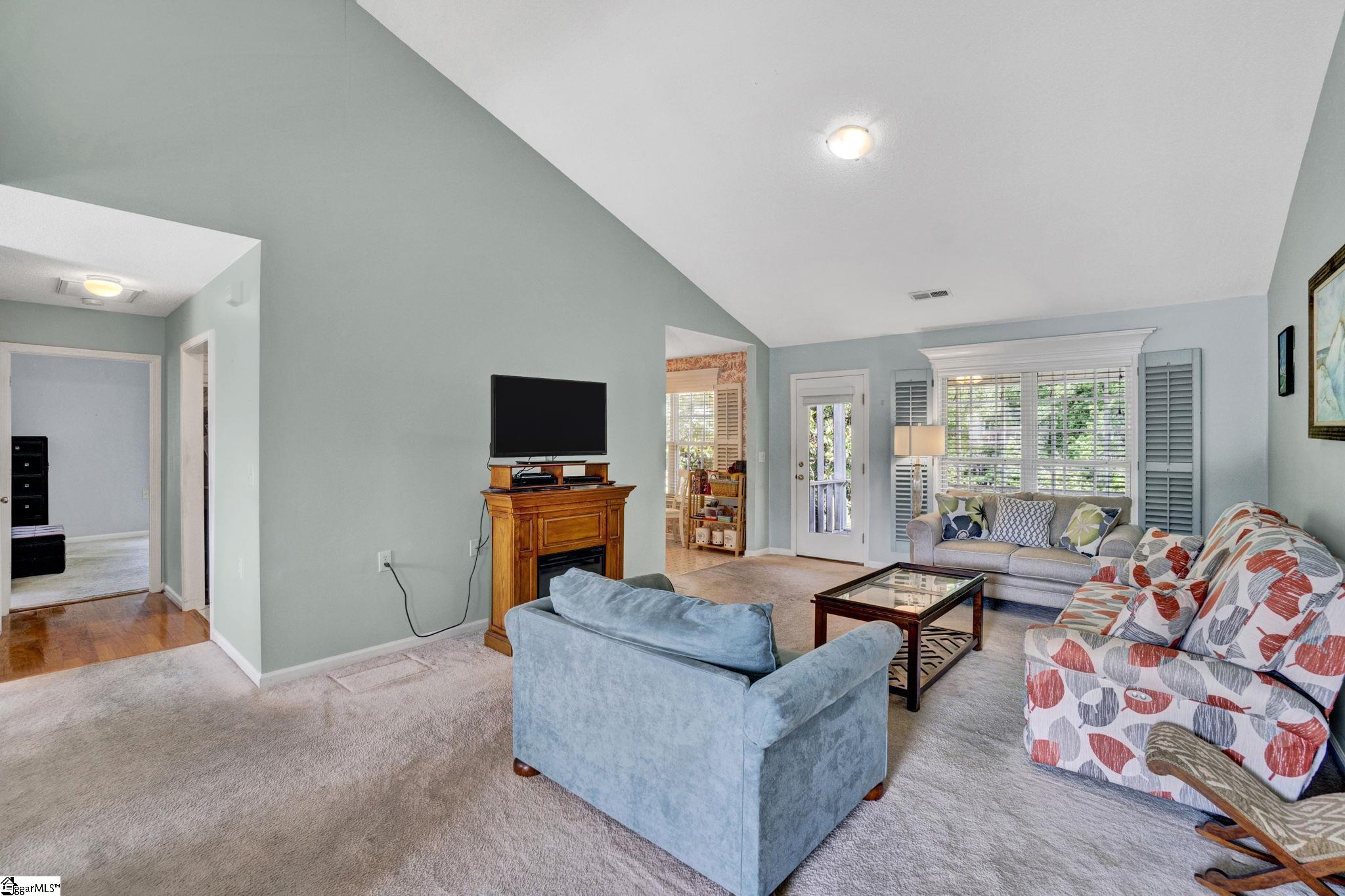 413 Milstead Way Property Photo 4