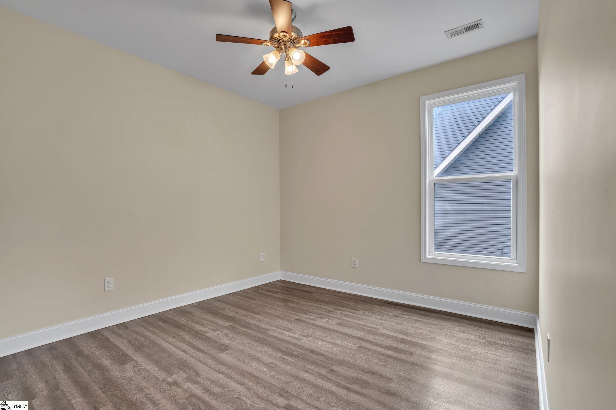 308 S Lewis Street Property Photo 16