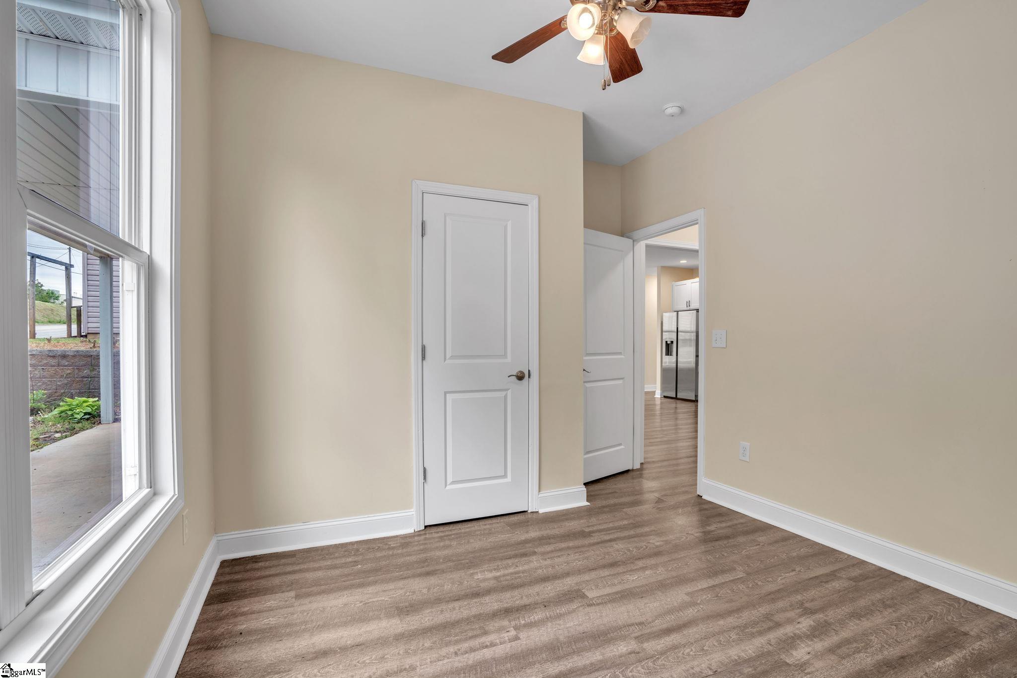308 S Lewis Street Property Photo 18