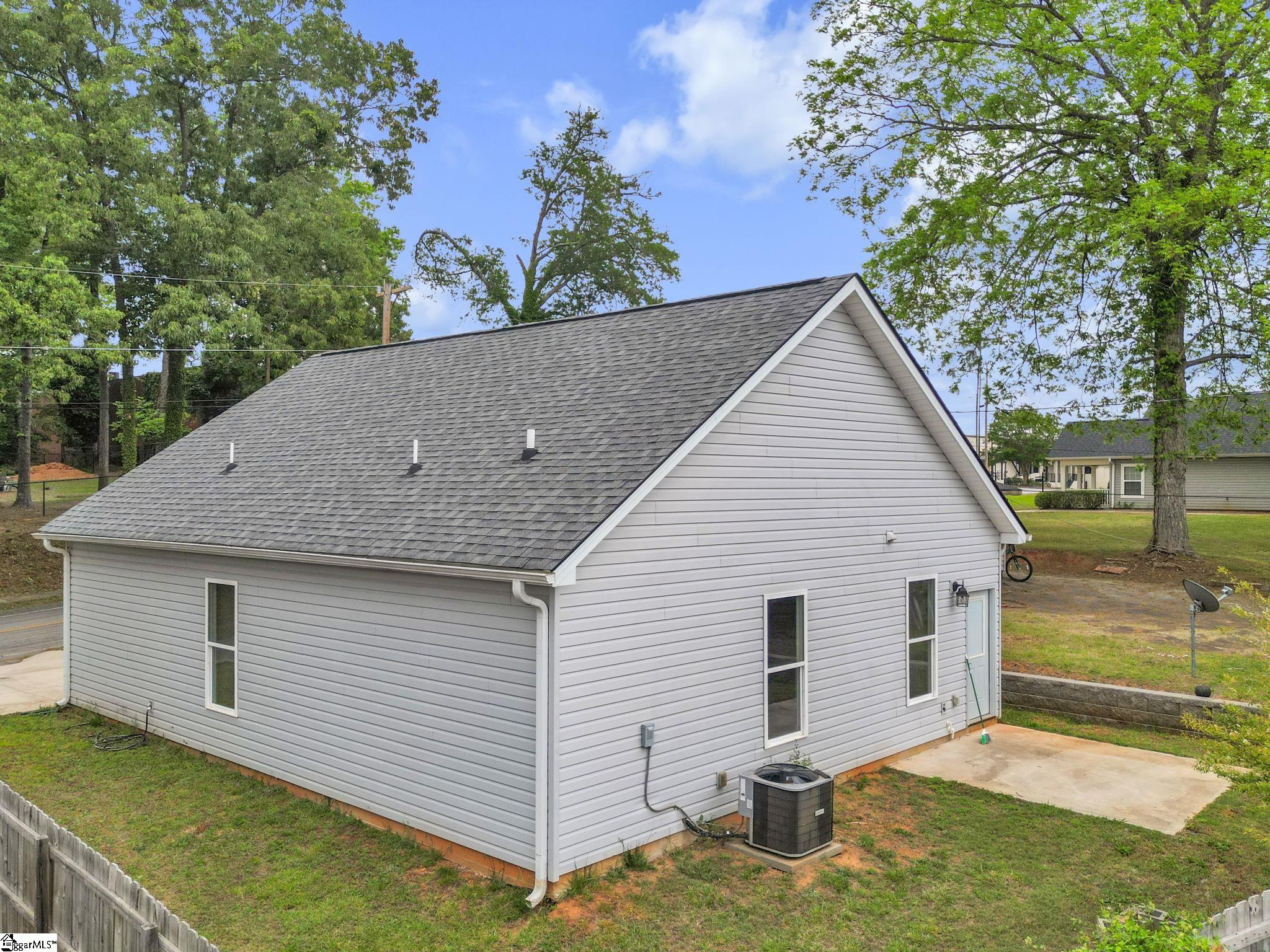 308 S Lewis Street Property Photo 24