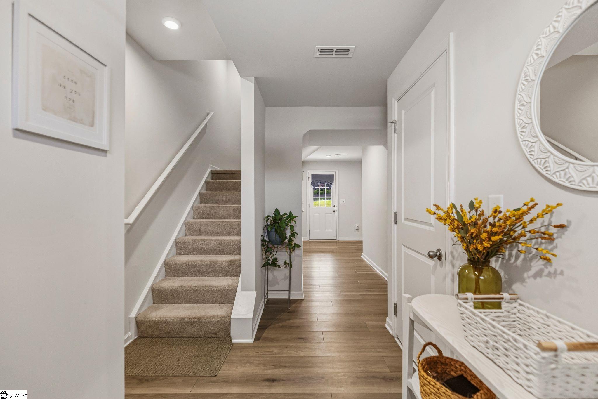 8 Bearmont Trail Property Photo 3