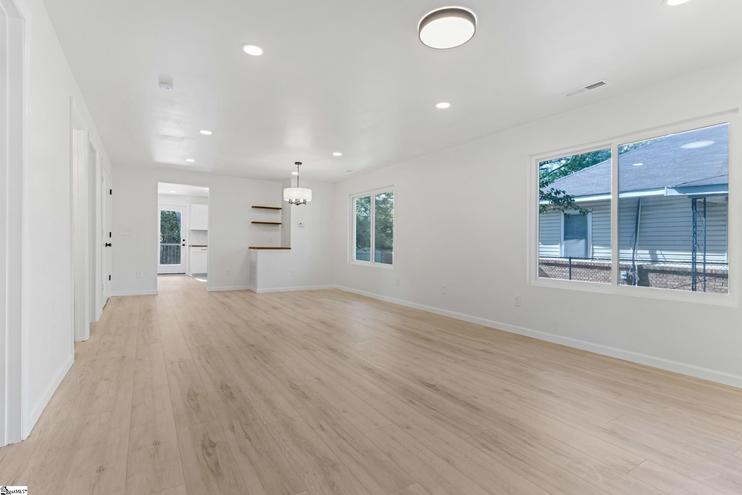 137 Forest Street Property Photo 6