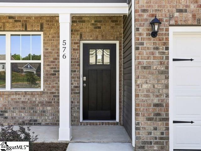 576 Landseer Drive Property Photo 3