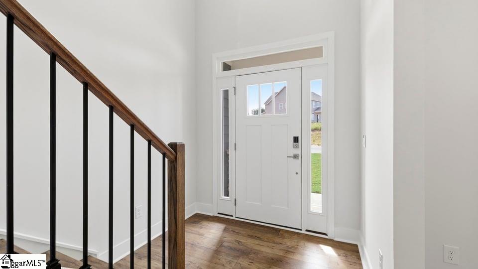 496 Inchmore Drive Property Photo 5