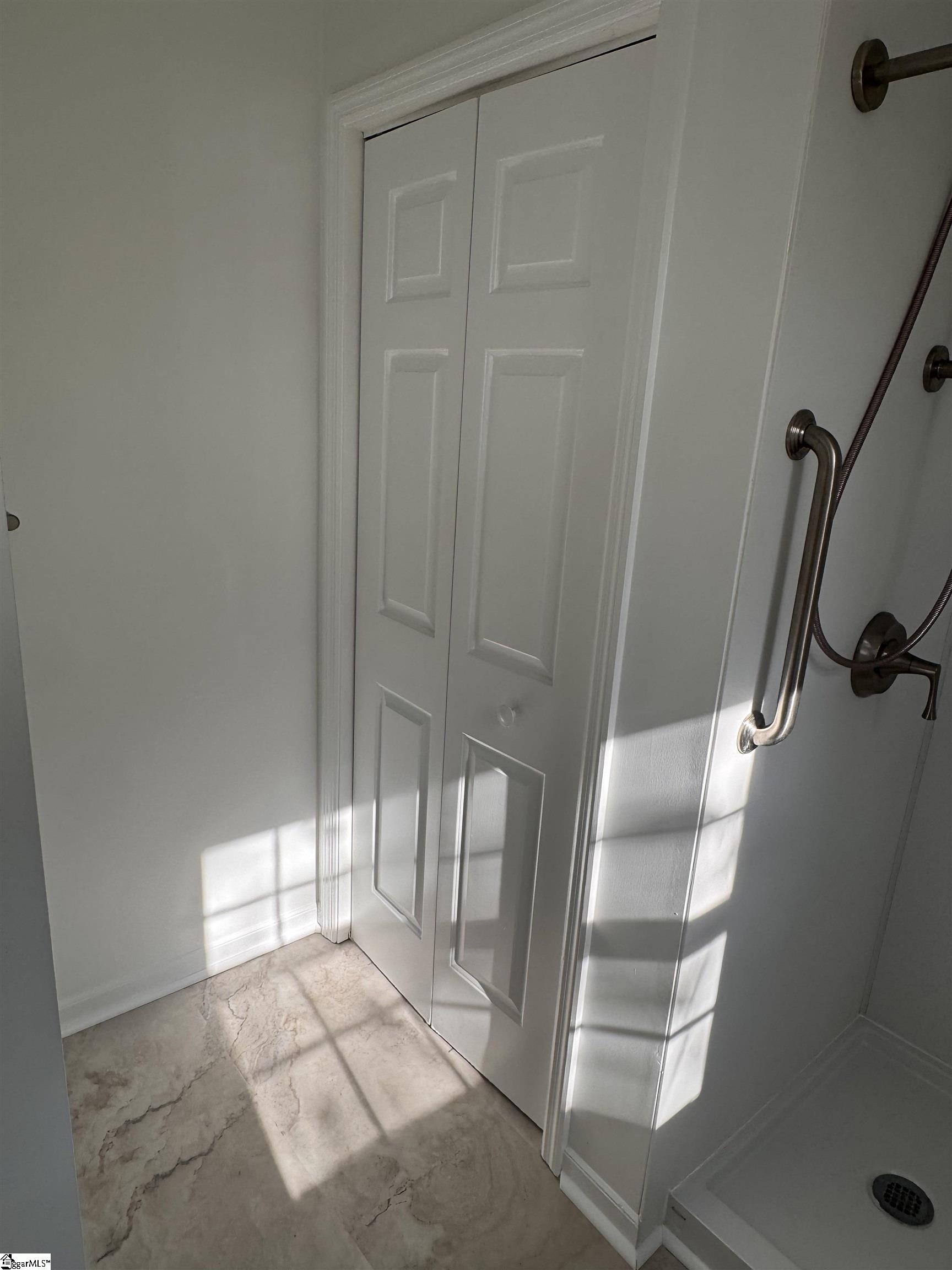 385 Wall Street Property Photo 23