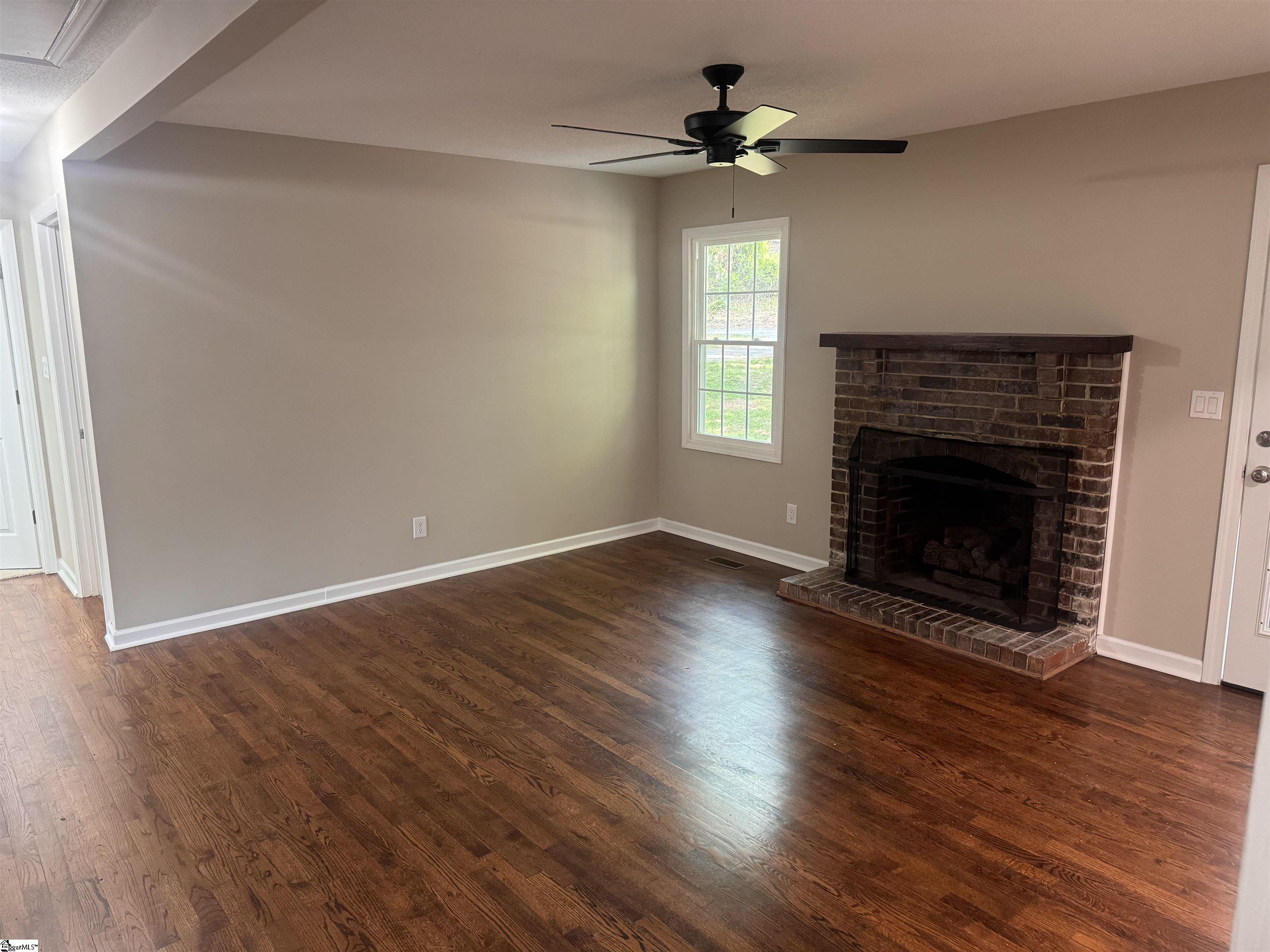 385 Wall Street Property Photo 28