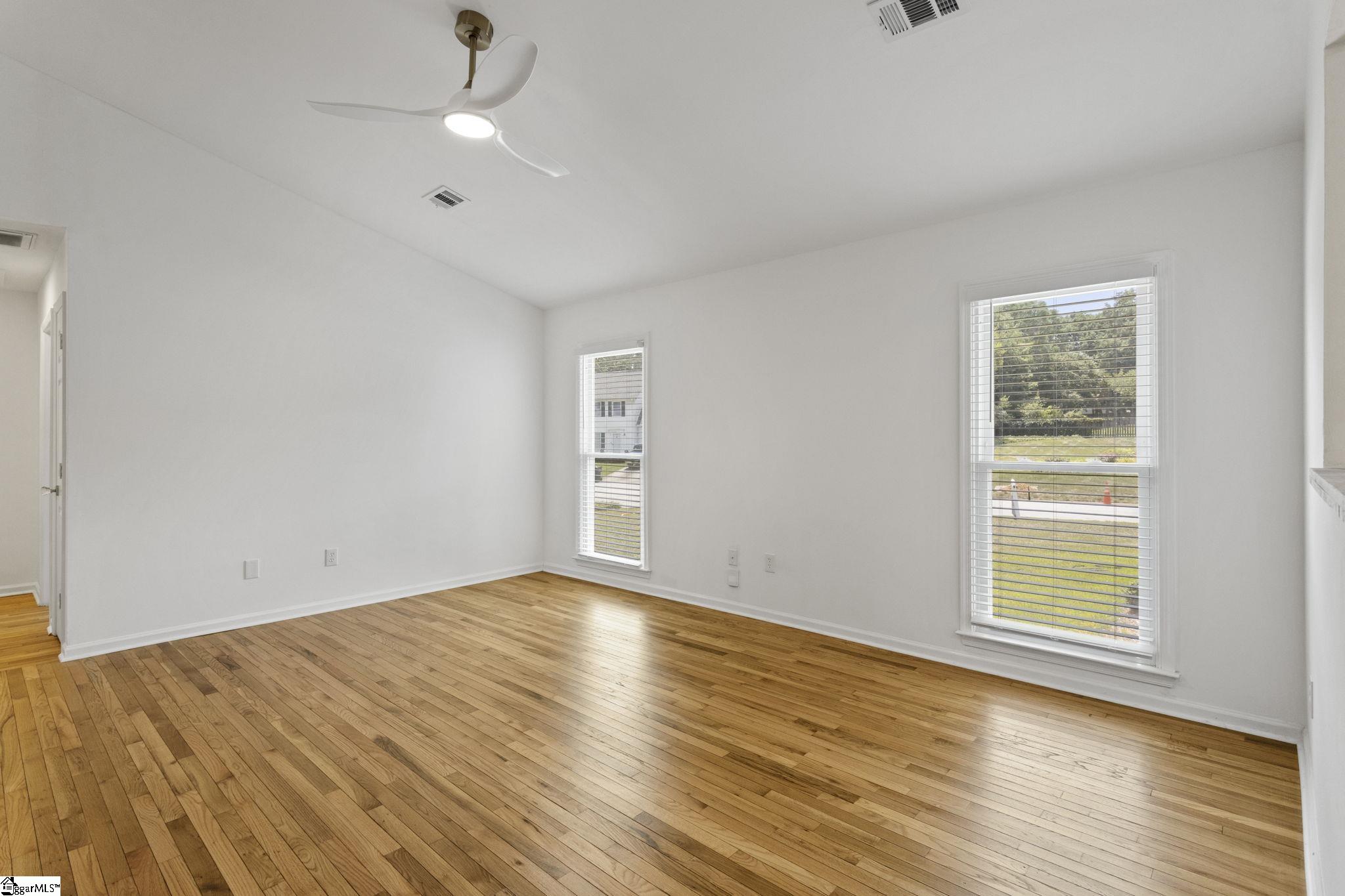 401 Belcross Drive Property Photo 3