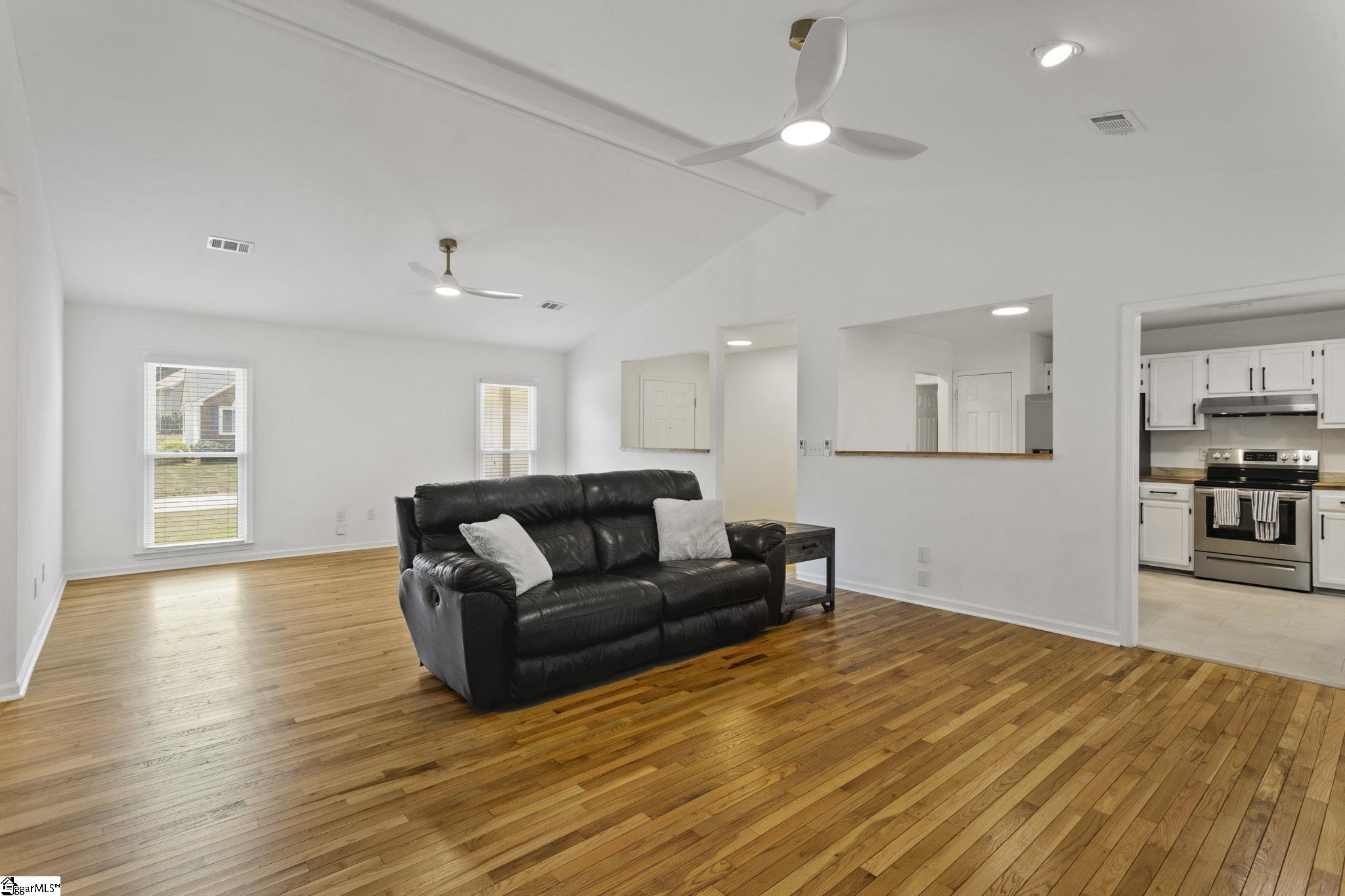 401 Belcross Drive Property Photo 6