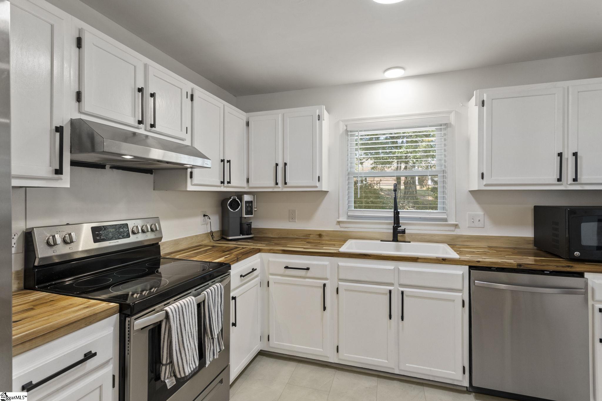 401 Belcross Drive Property Photo 10