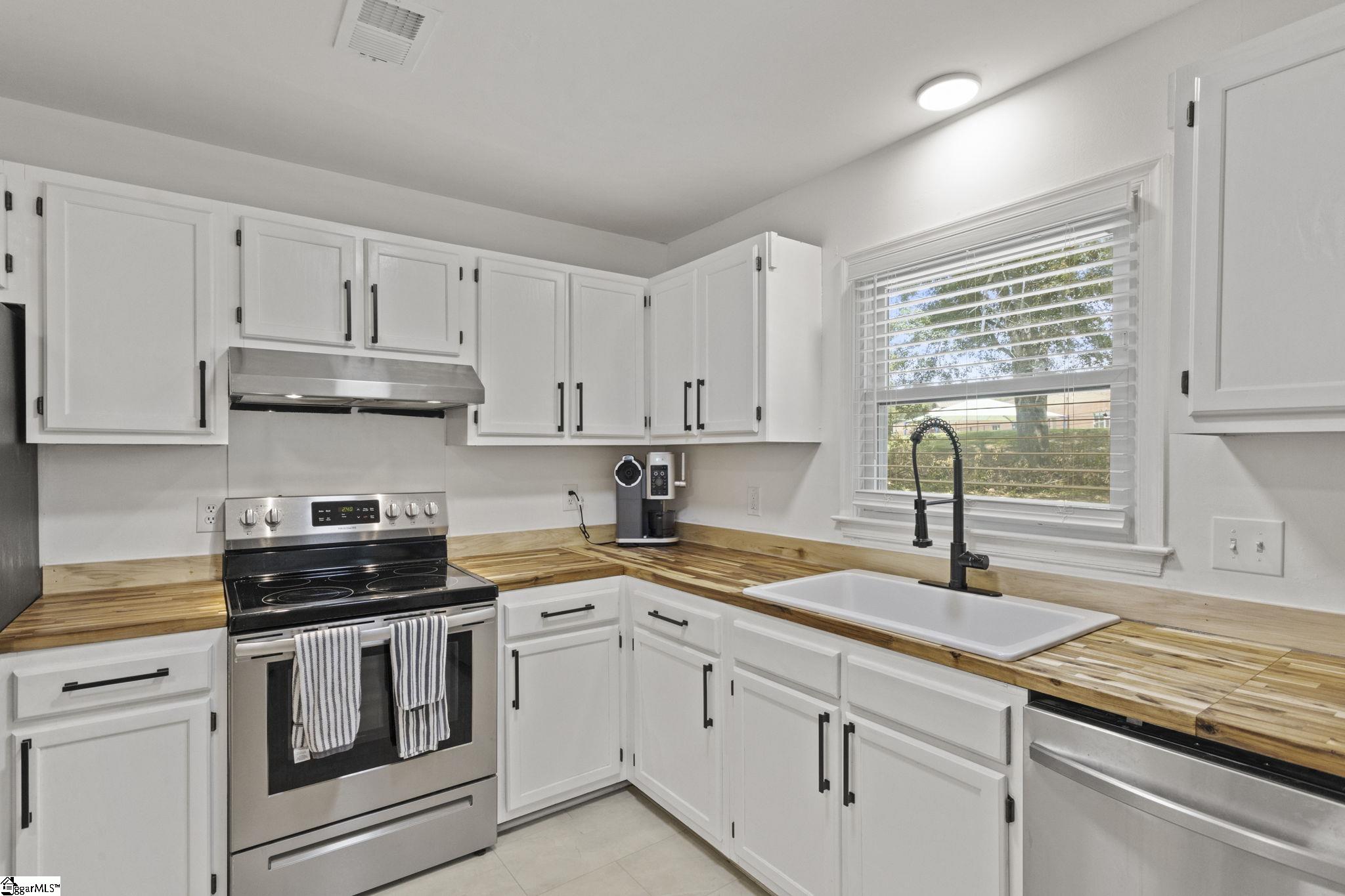 401 Belcross Drive Property Photo 12