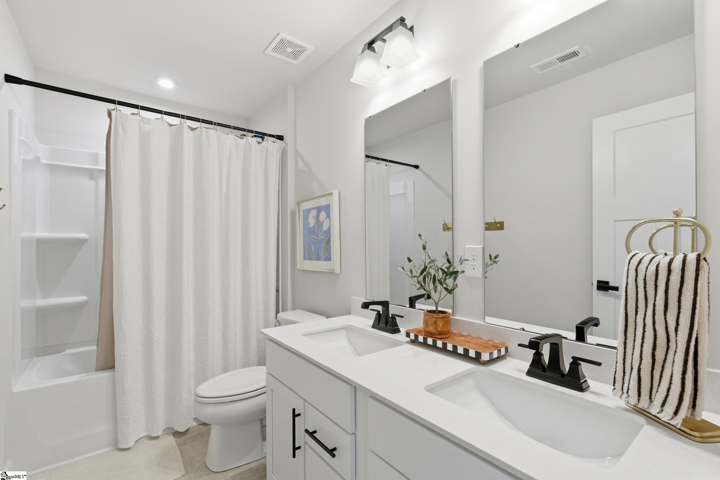 101 Comanche Trail Property Photo 21